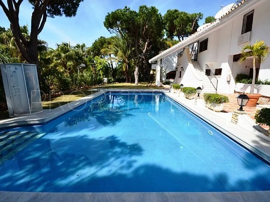 Cabopino villa for sale