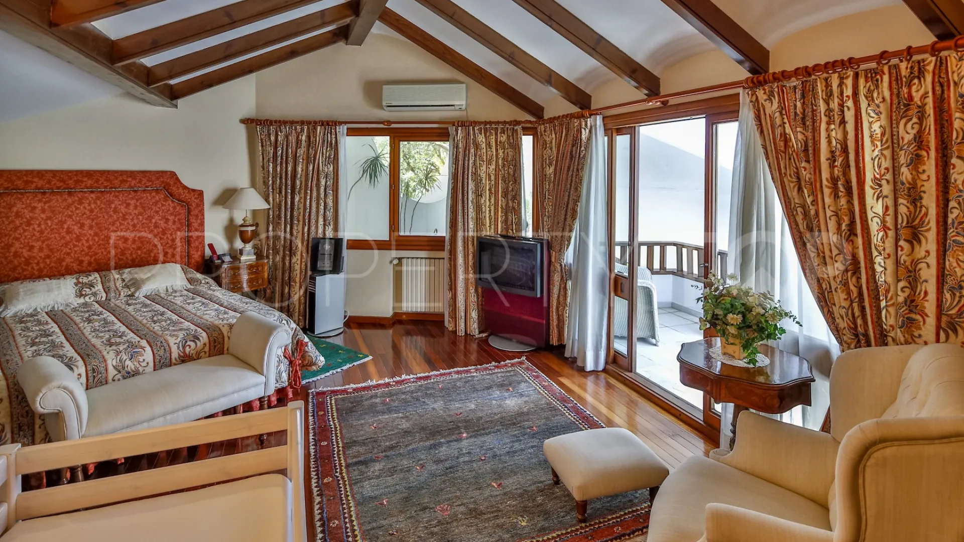 Cabopino villa for sale