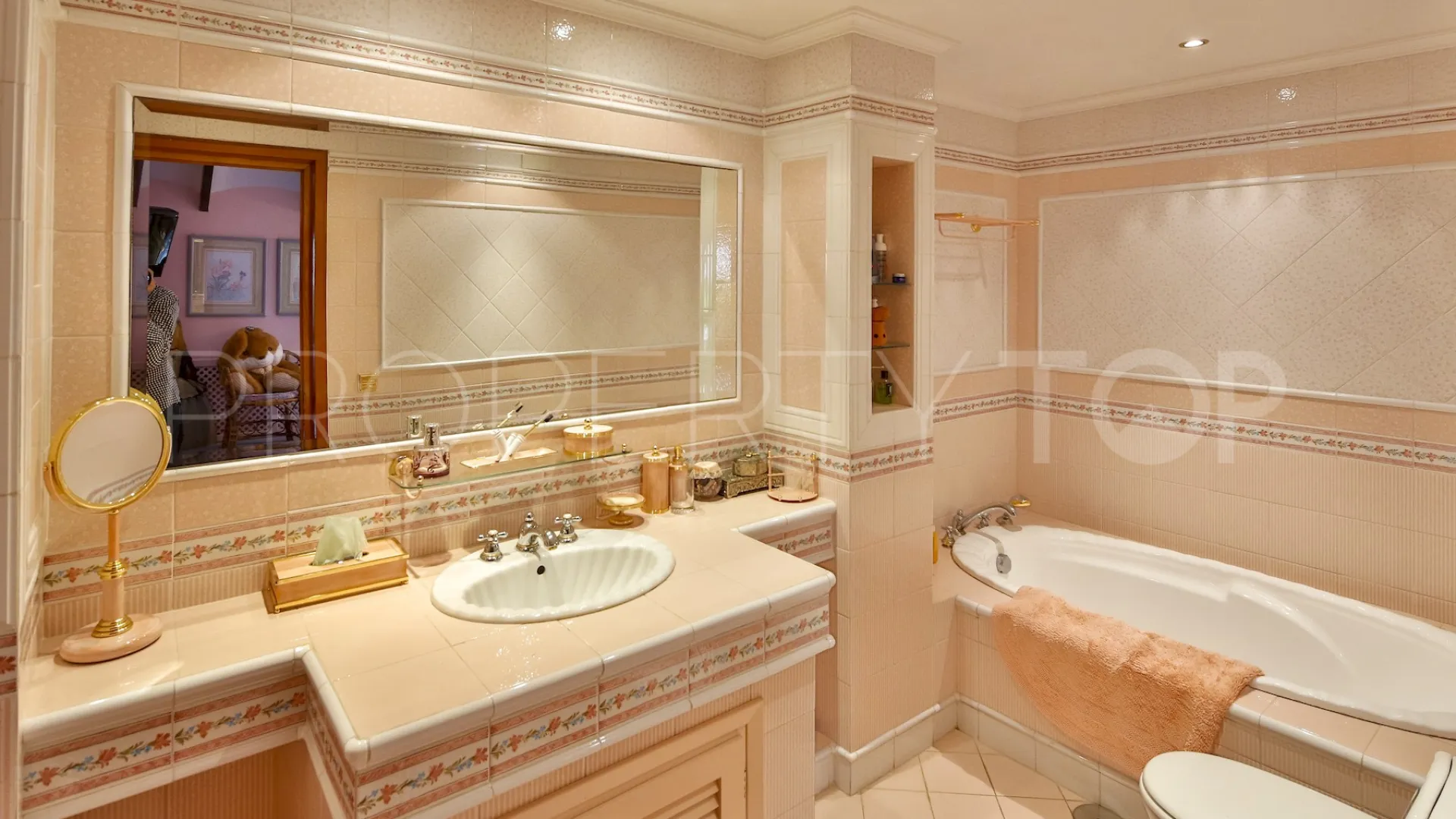 Cabopino villa for sale