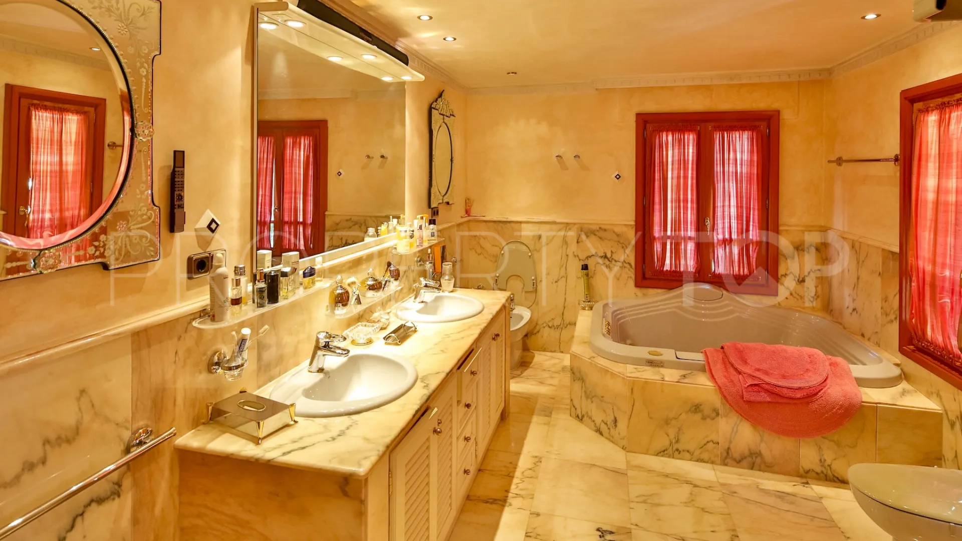 Cabopino villa for sale