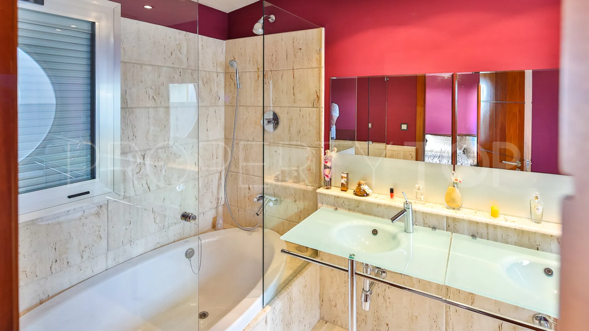 Buy 3 bedrooms restaurant in La Campana