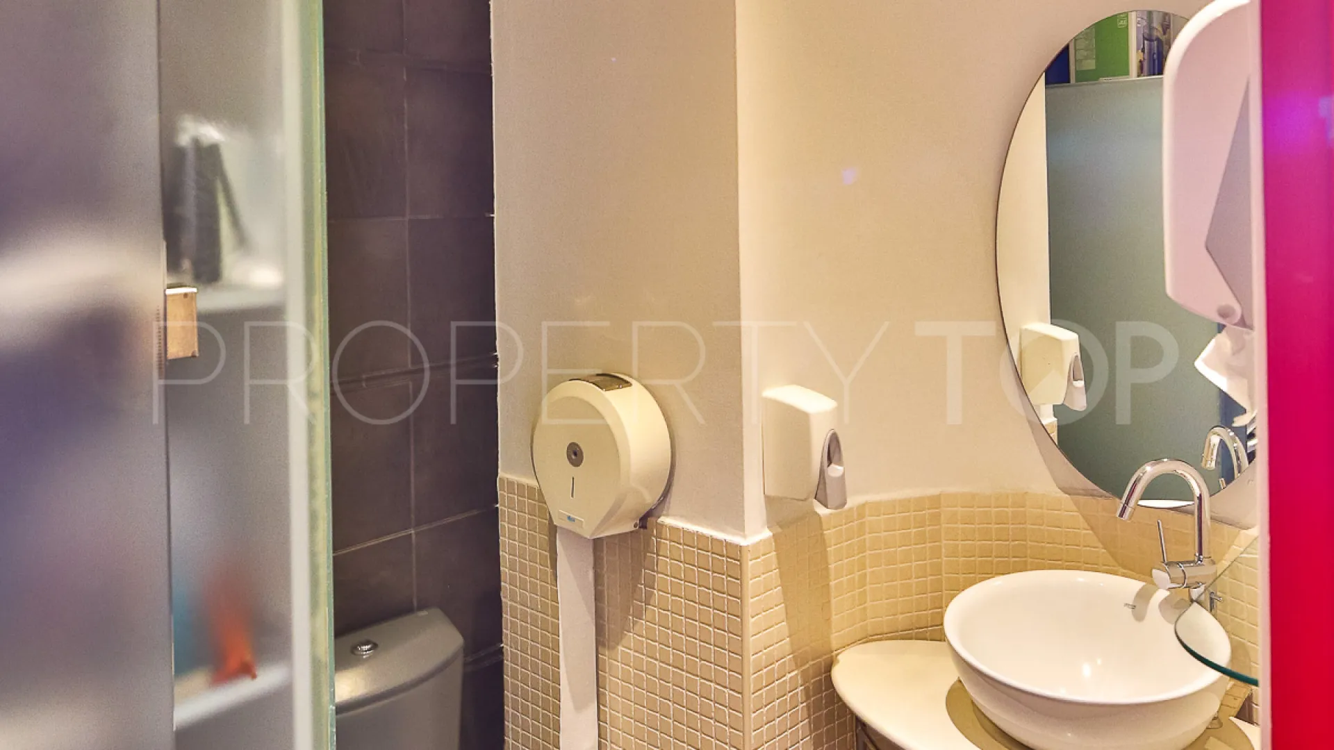 Buy 3 bedrooms restaurant in La Campana