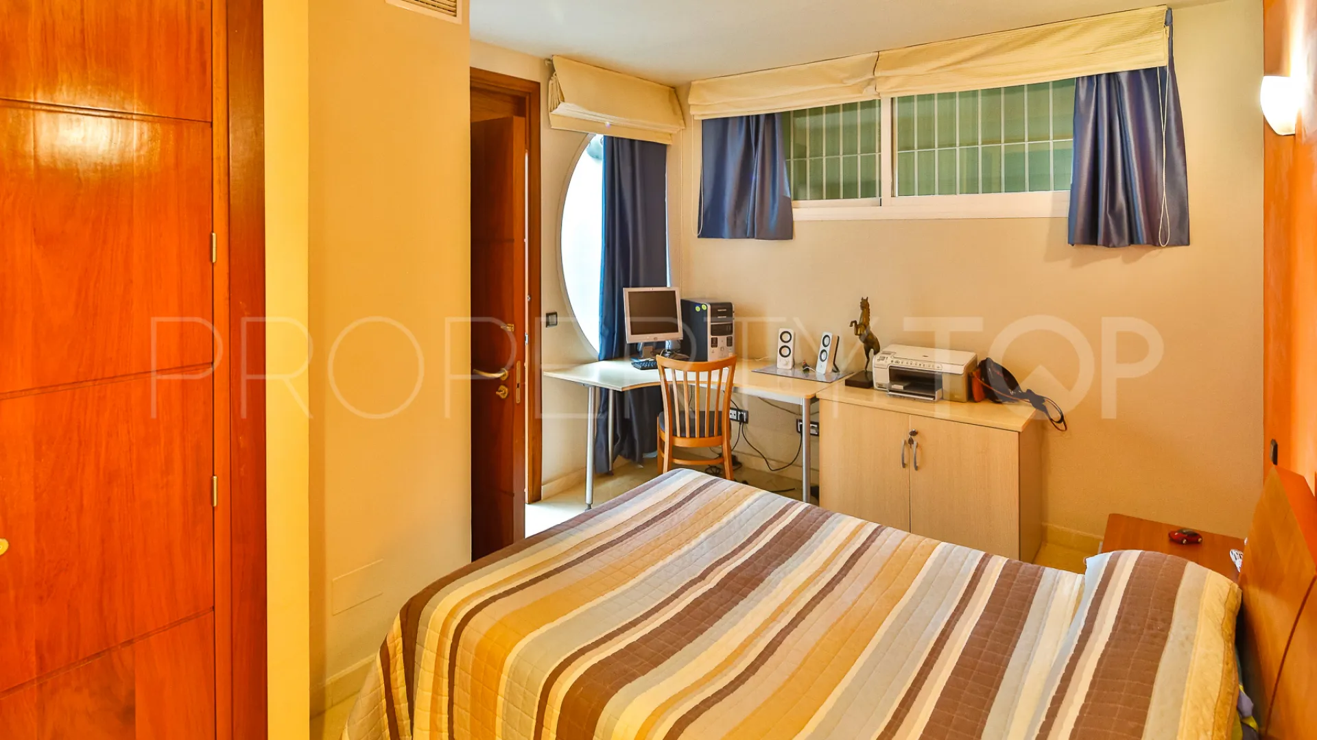 Buy 3 bedrooms restaurant in La Campana