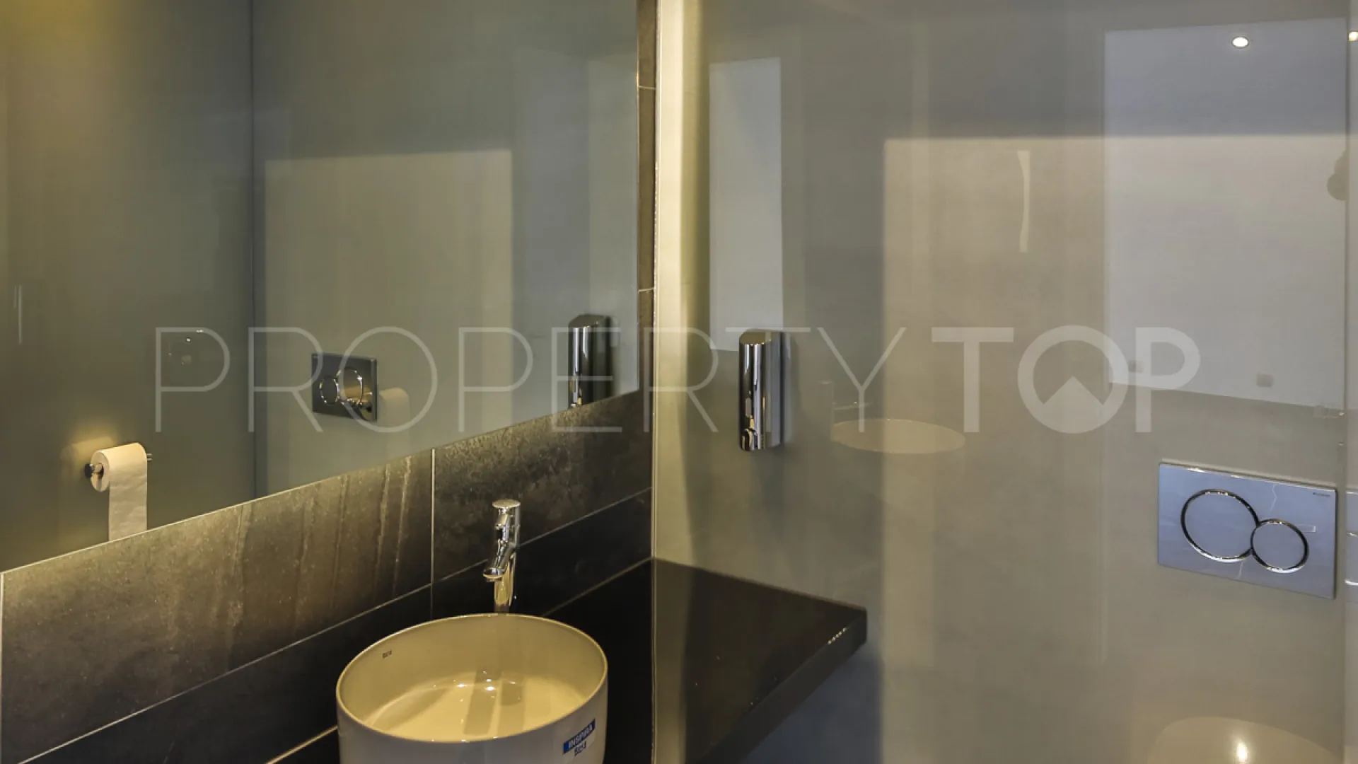 For sale commercial premises in Marbella - Puerto Banus
