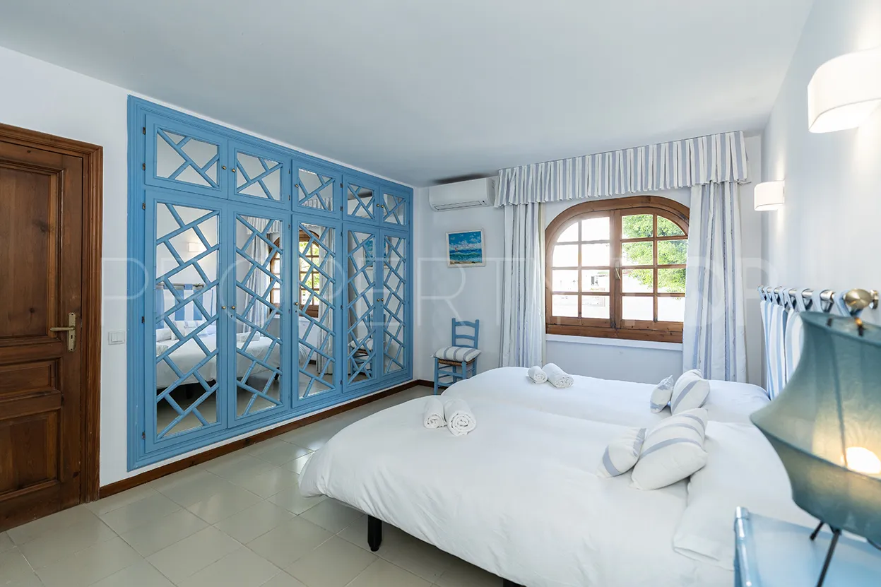 Villa en venta con 7 dormitorios en Huerta del Prado