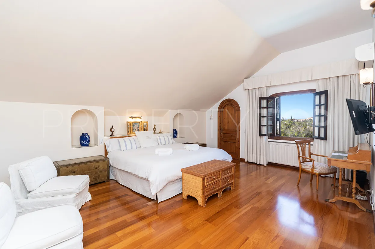 Villa en venta con 7 dormitorios en Huerta del Prado