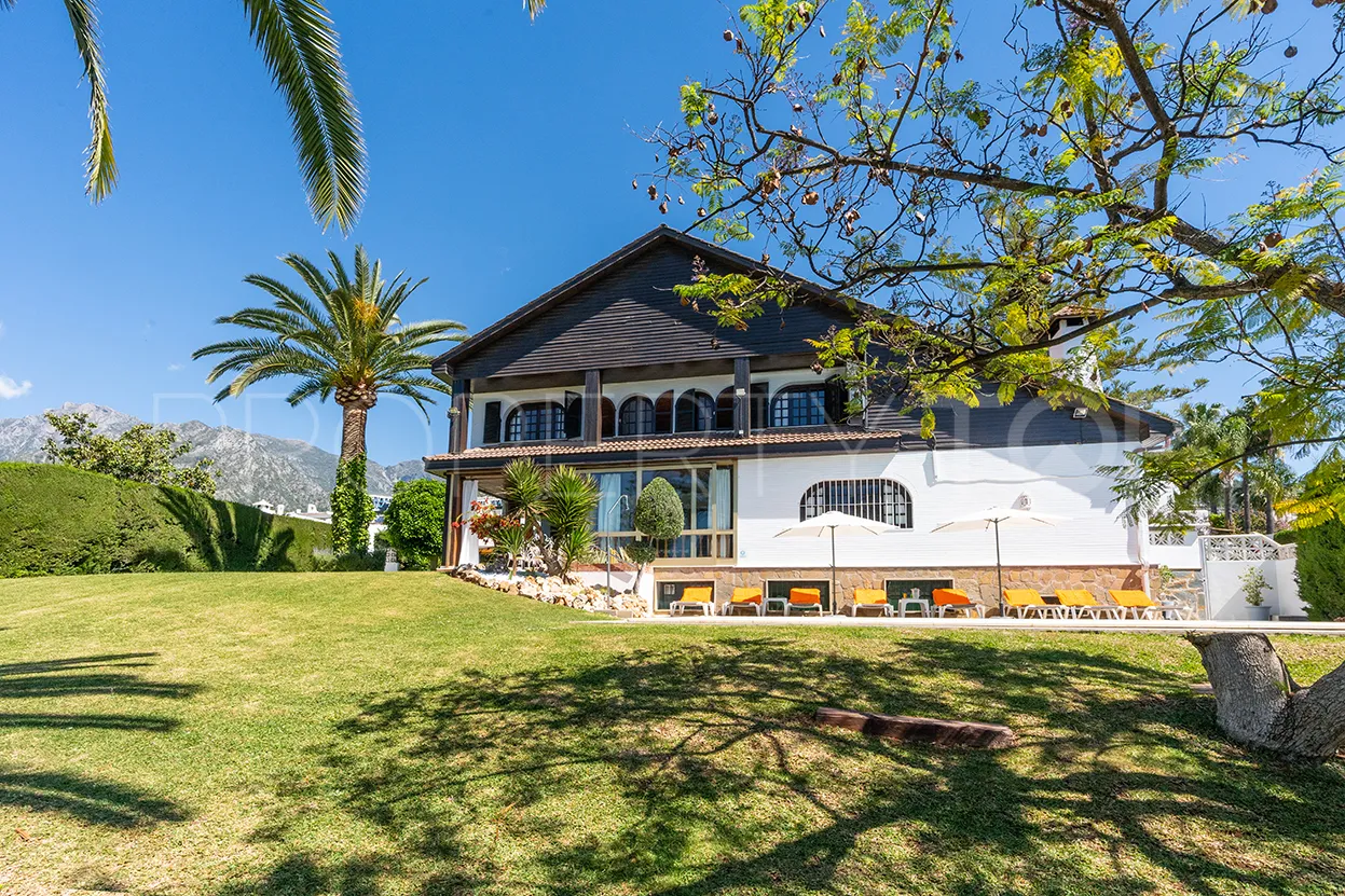 Villa en venta con 7 dormitorios en Huerta del Prado
