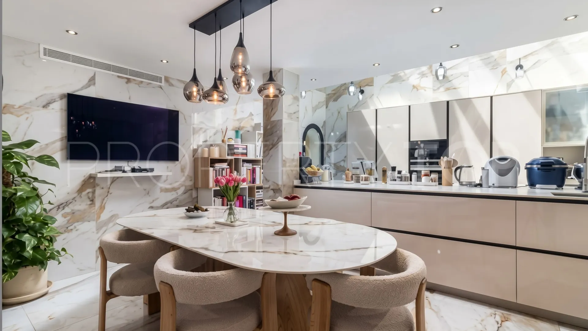 Nueva Andalucia, villa de 5 dormitorios en venta