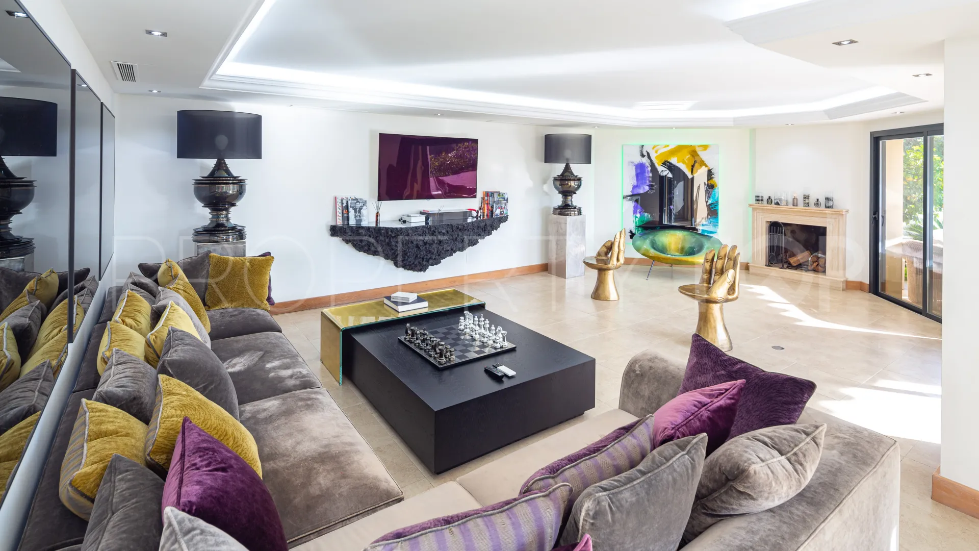 Nueva Andalucia, villa de 5 dormitorios en venta