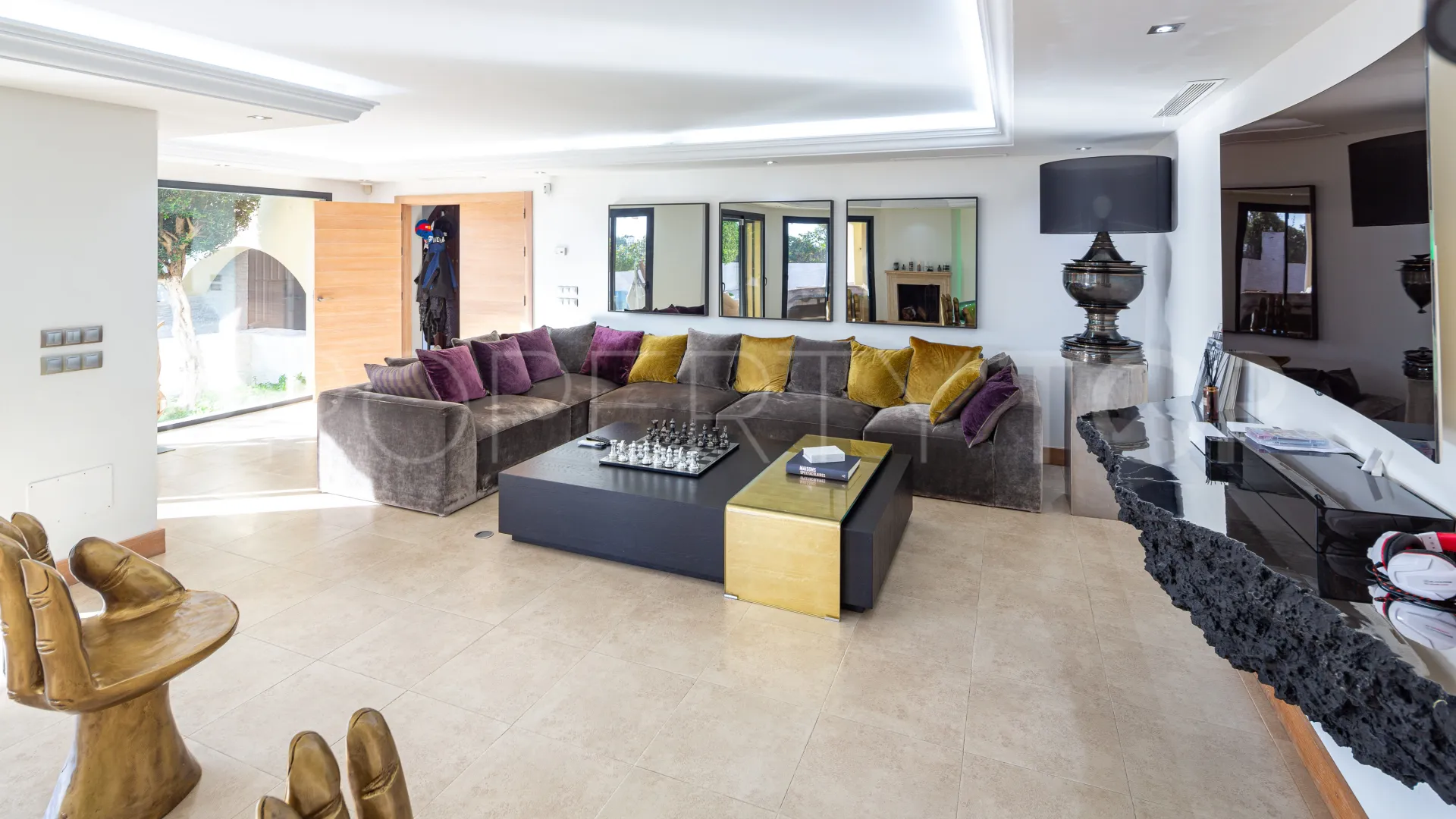 Nueva Andalucia, villa de 5 dormitorios en venta