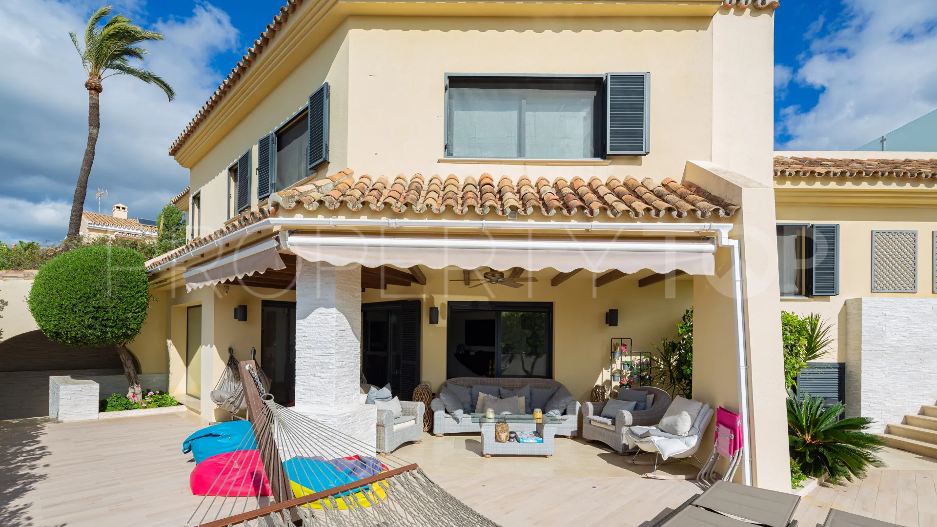 Nueva Andalucia, villa de 5 dormitorios en venta