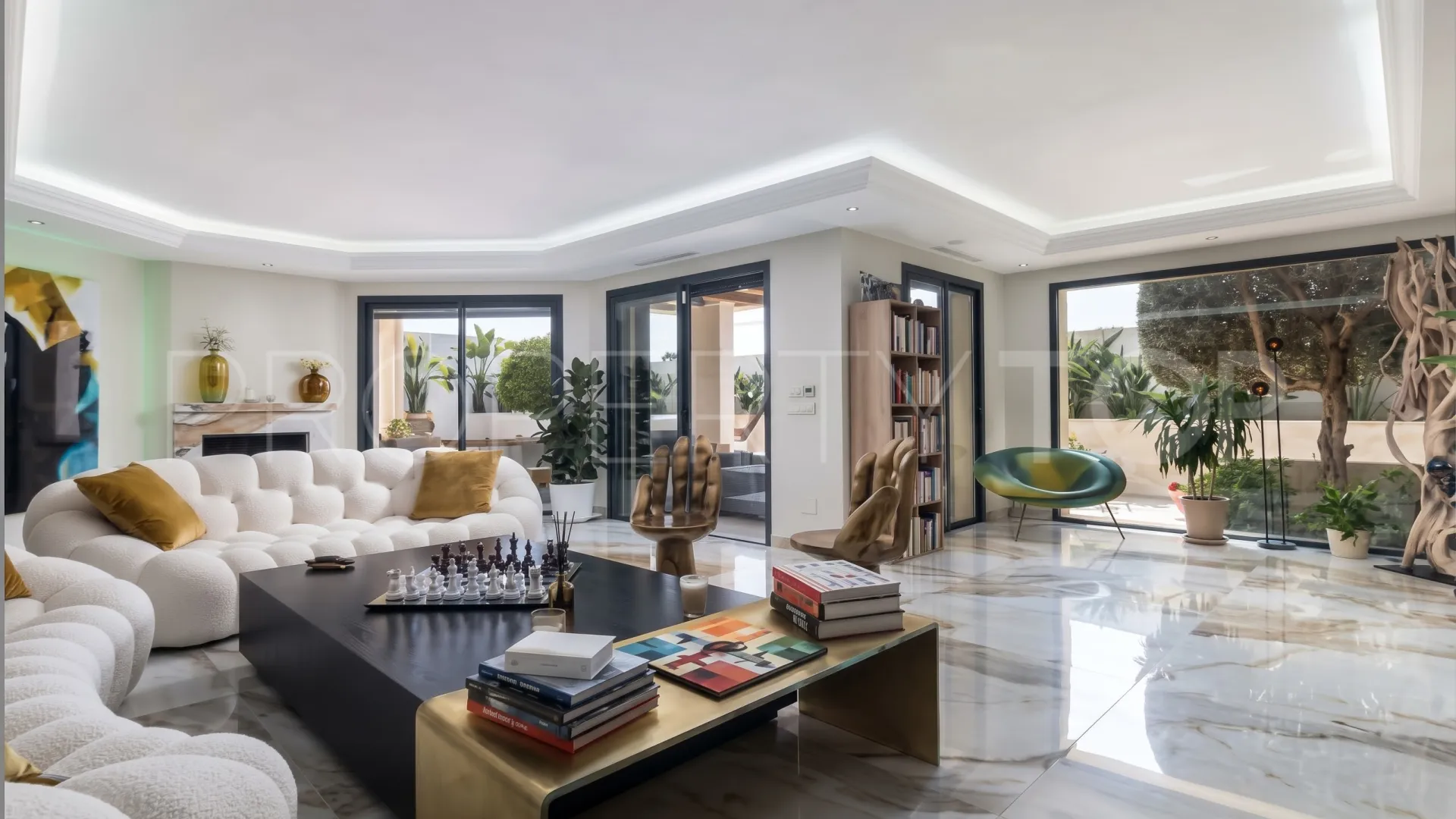 Nueva Andalucia, villa de 5 dormitorios en venta
