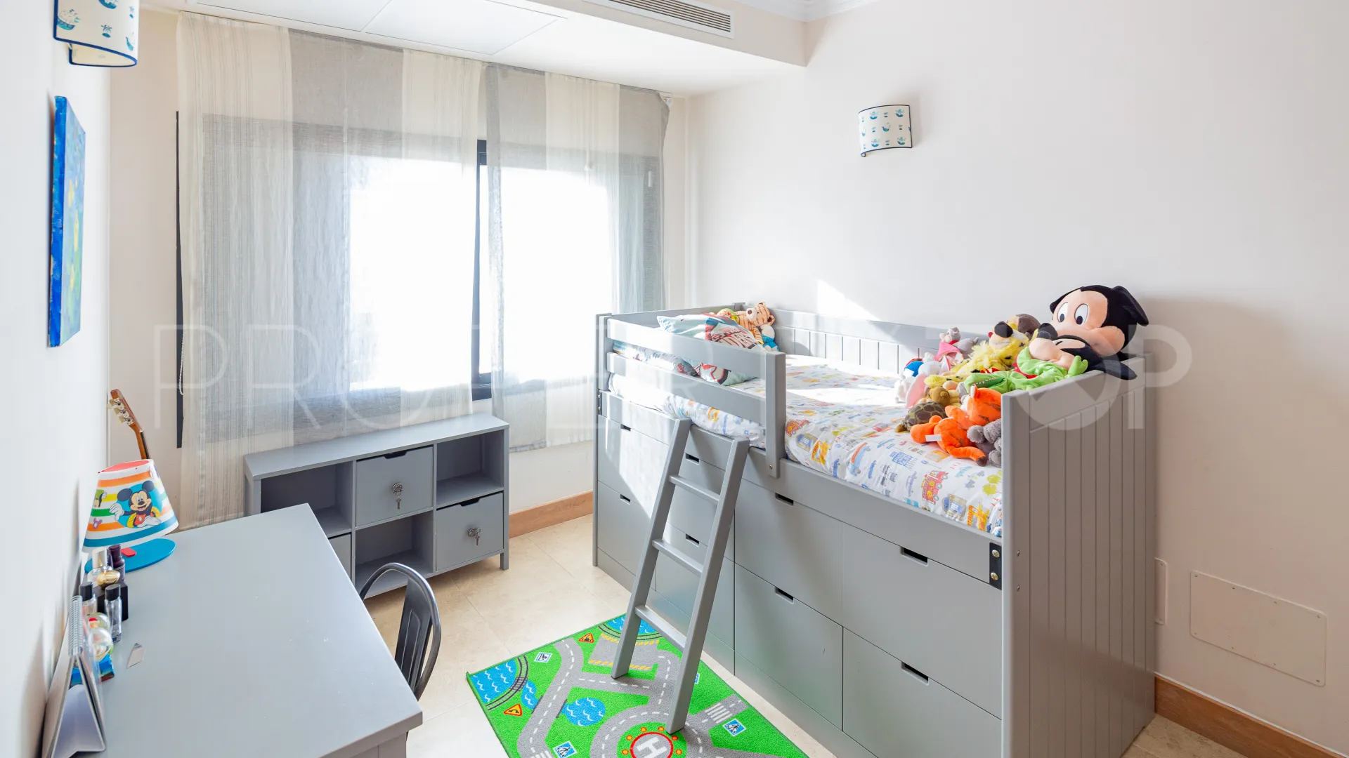 Nueva Andalucia, villa de 5 dormitorios en venta