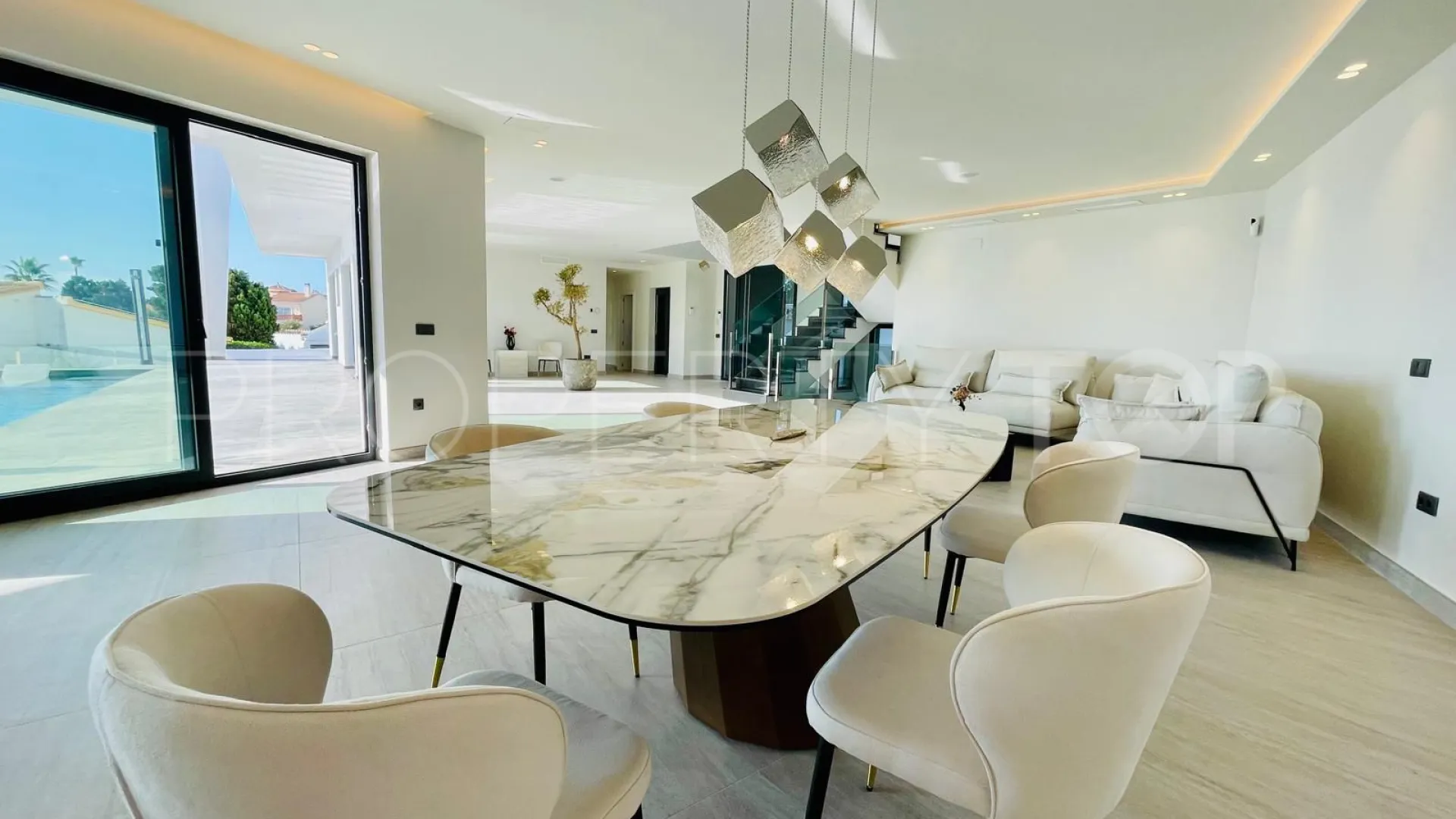 Villa con 5 dormitorios a la venta en Mijas Costa