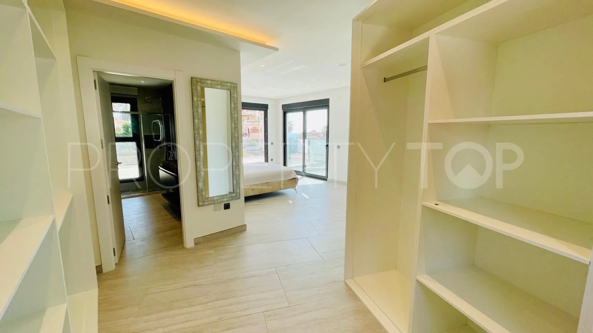 Villa con 5 dormitorios a la venta en Mijas Costa