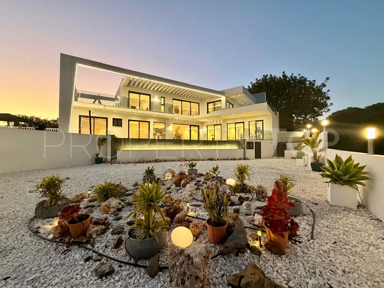 Villa con 5 dormitorios a la venta en Mijas Costa