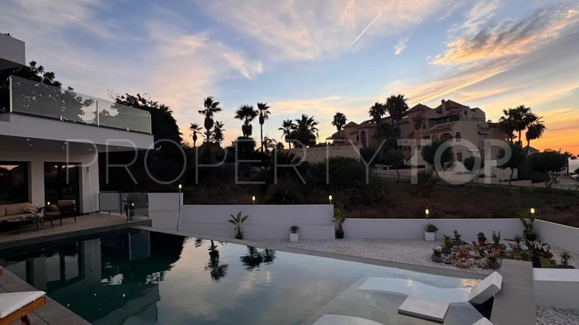 Villa con 5 dormitorios a la venta en Mijas Costa