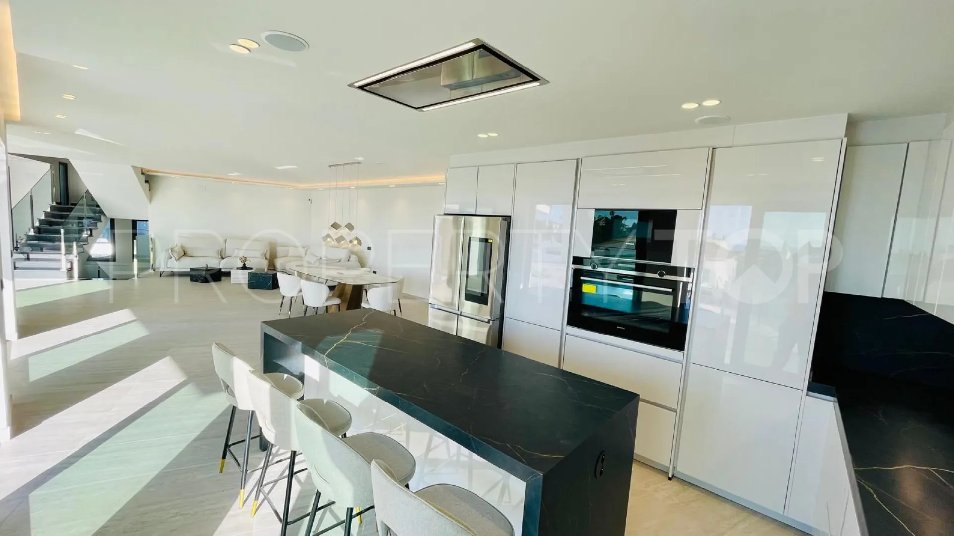 Villa con 5 dormitorios a la venta en Mijas Costa