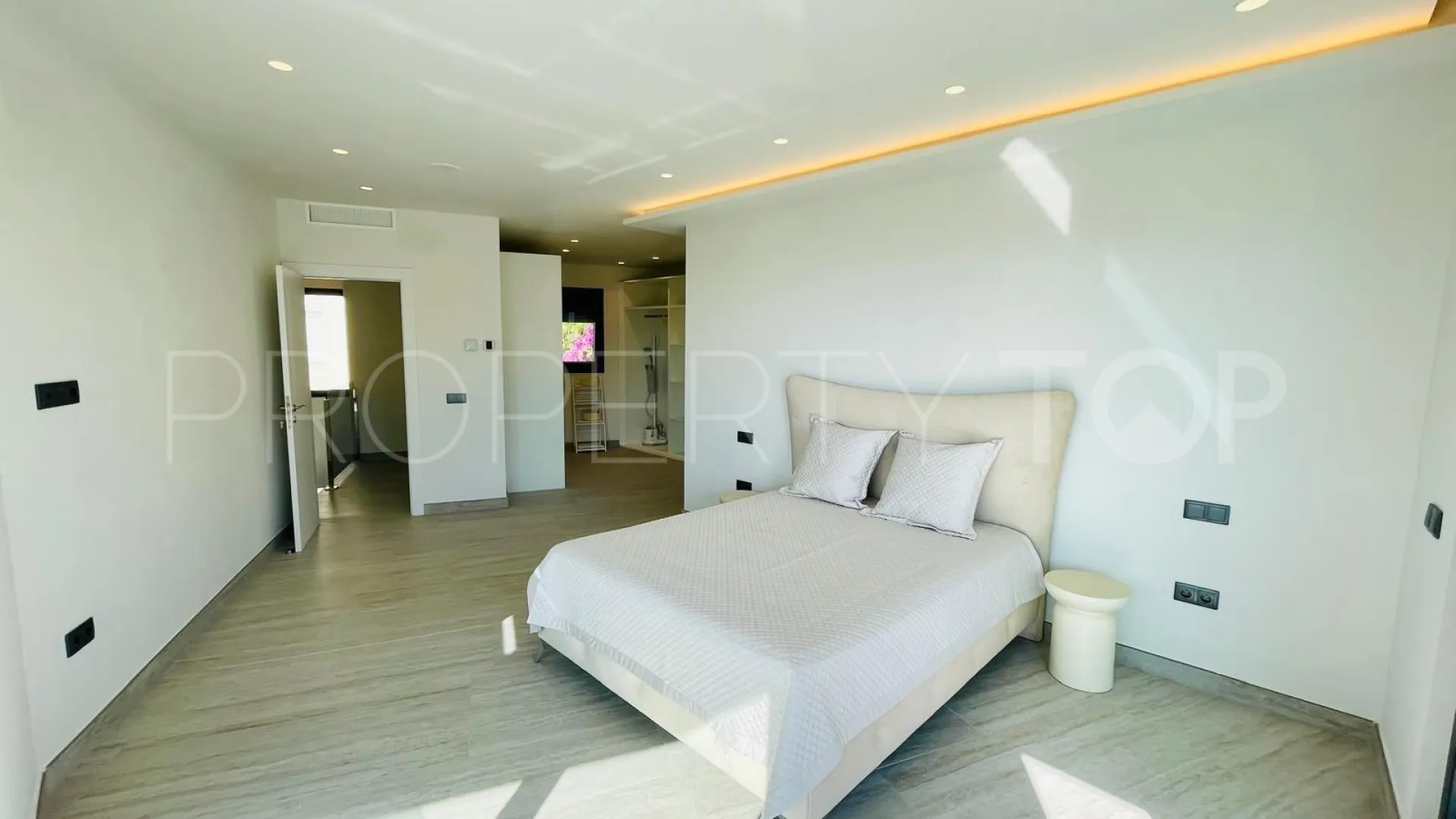 Villa con 5 dormitorios a la venta en Mijas Costa
