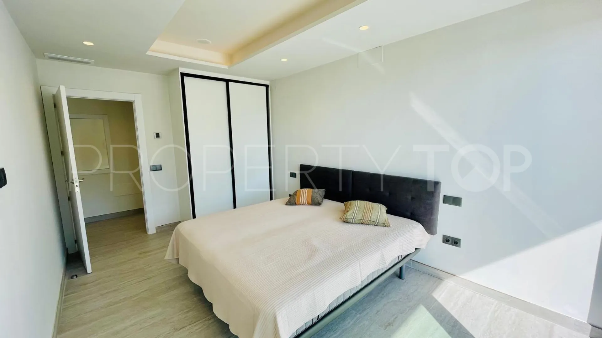 Villa con 5 dormitorios a la venta en Mijas Costa