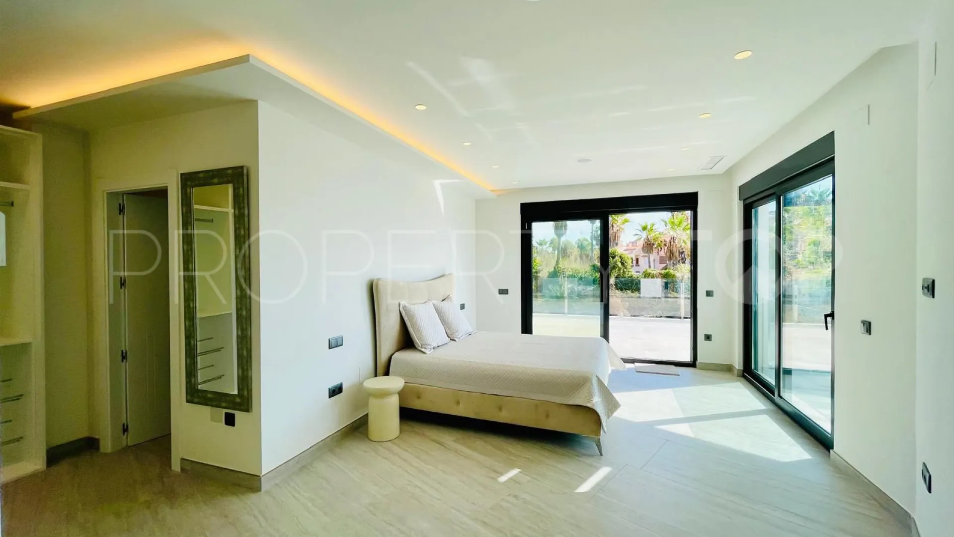 Villa con 5 dormitorios a la venta en Mijas Costa
