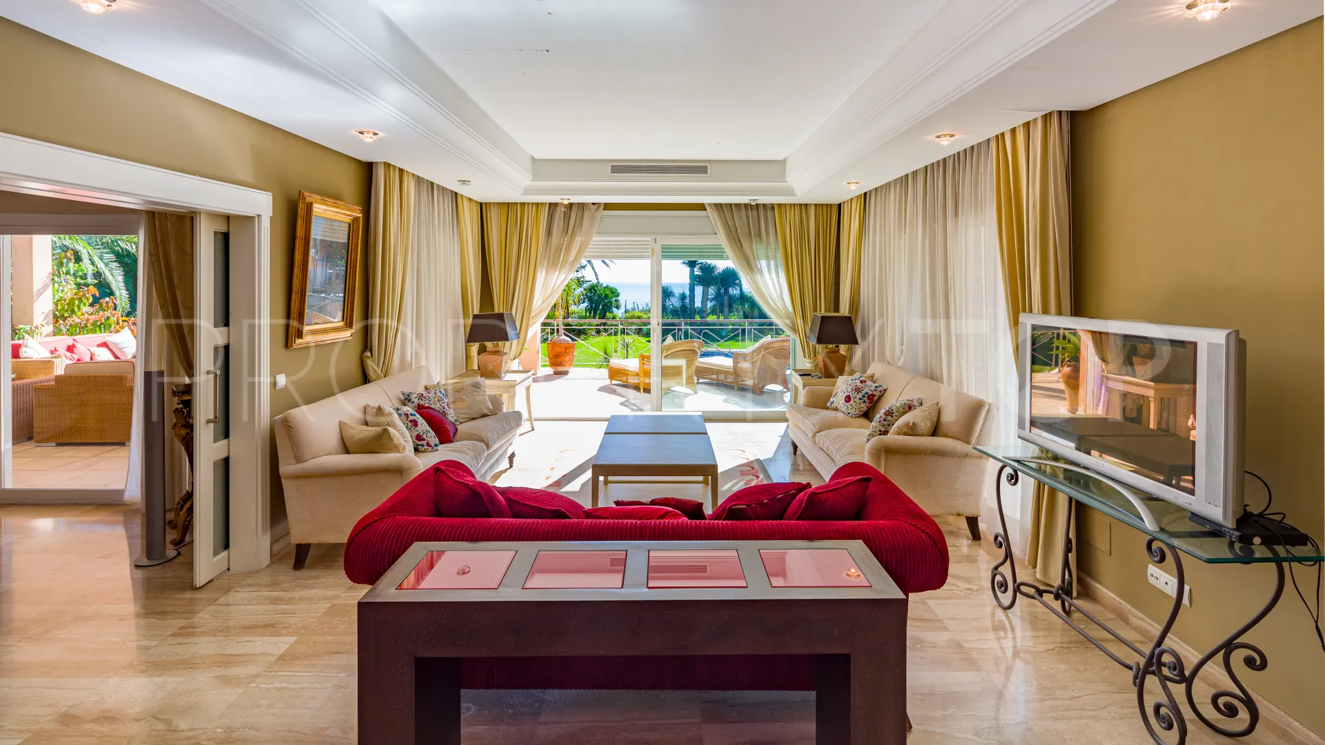 Se vende villa con 9 dormitorios en El Velerin