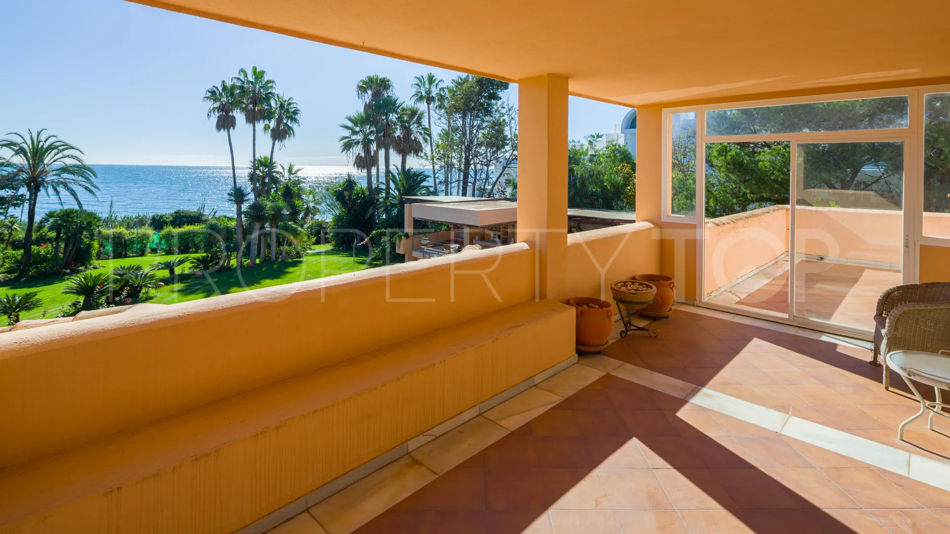 Se vende villa con 9 dormitorios en El Velerin