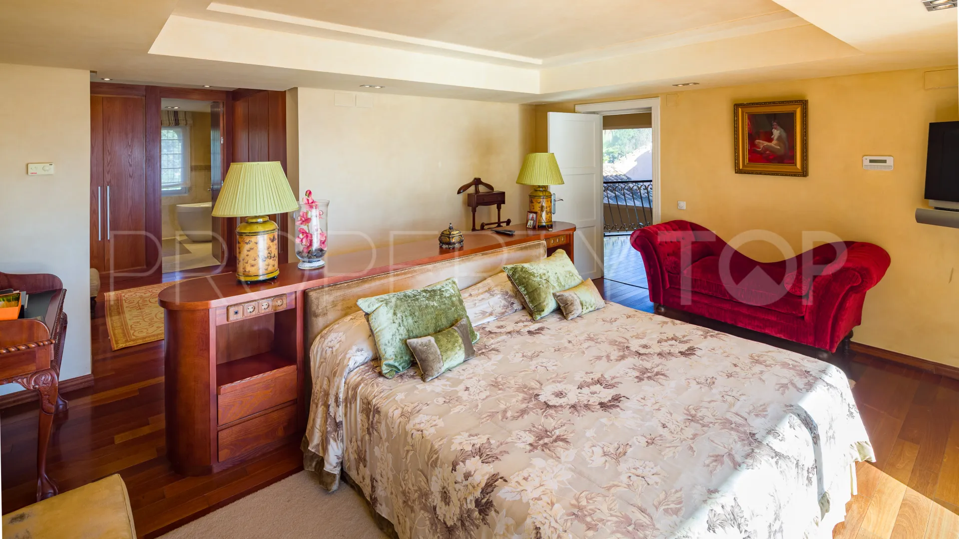 Se vende villa con 9 dormitorios en El Velerin