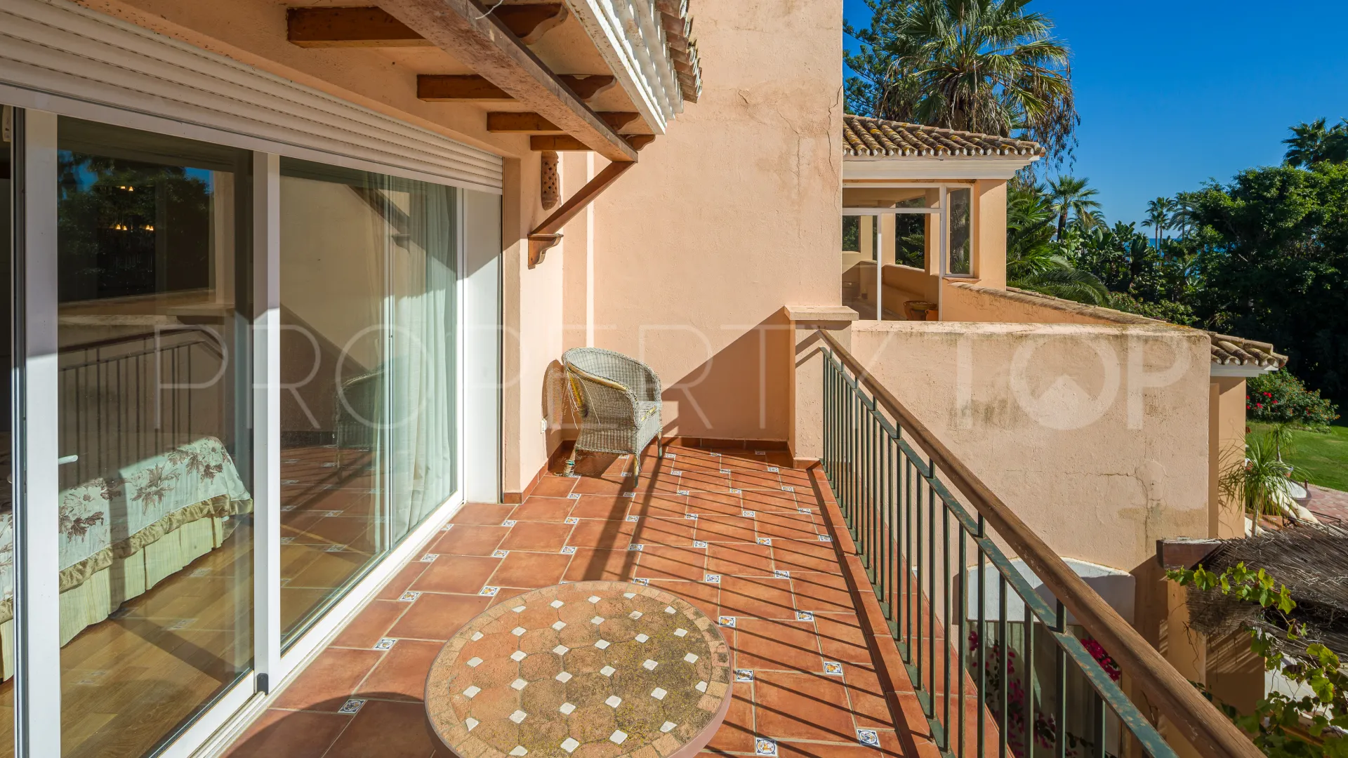 Se vende villa con 9 dormitorios en El Velerin