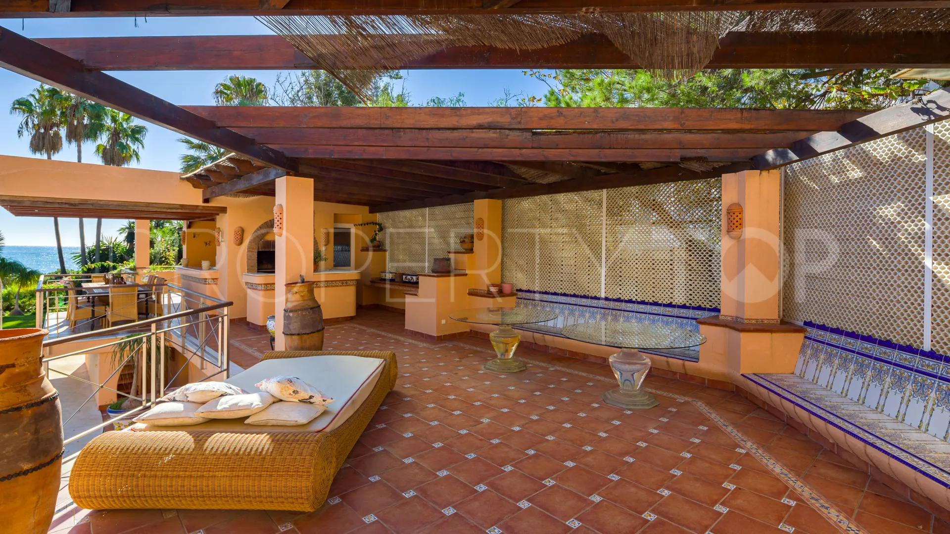 Se vende villa con 9 dormitorios en El Velerin