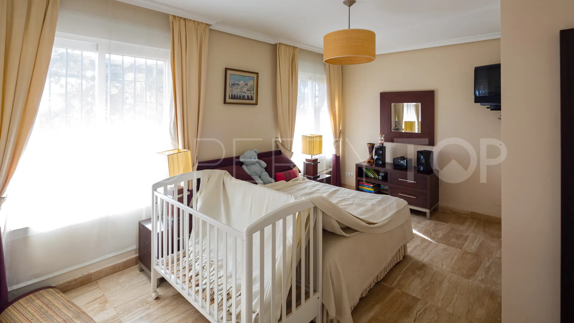 Se vende villa con 9 dormitorios en El Velerin