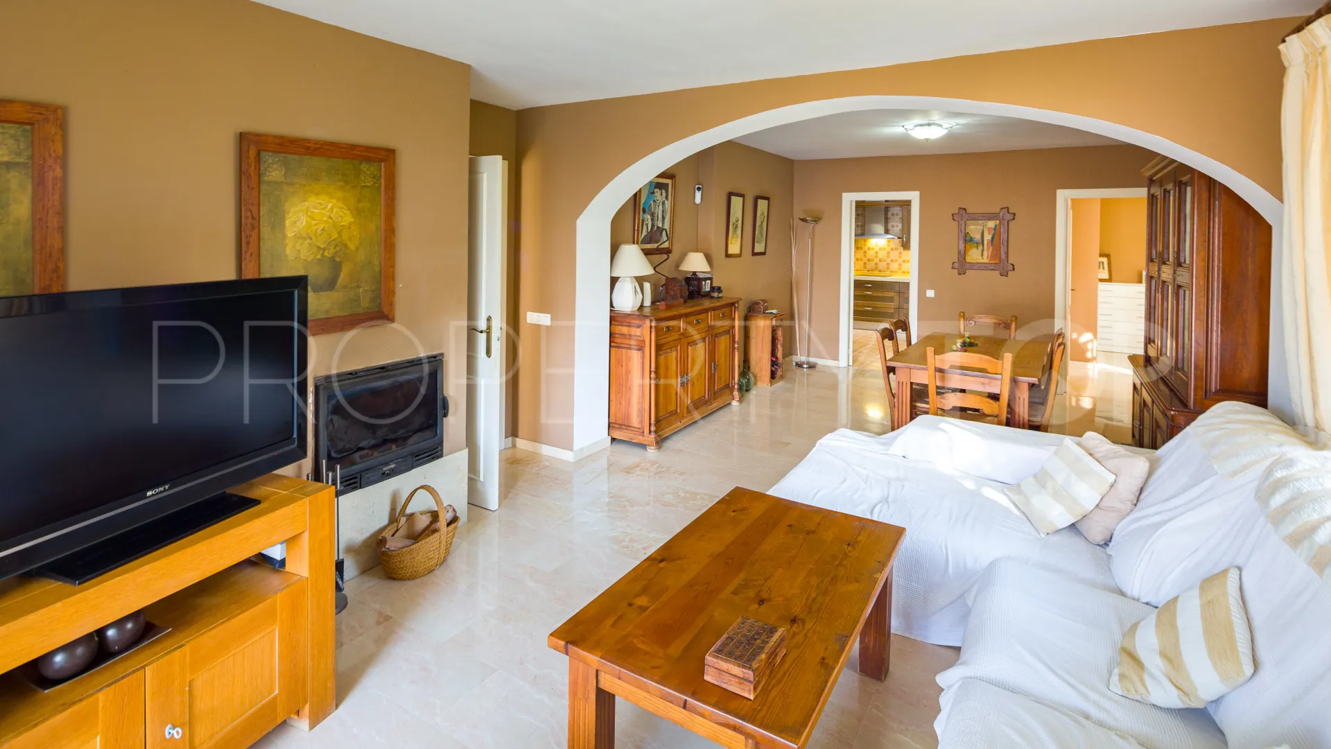 Comprar apartamento planta baja en Nueva Andalucia de 3 dormitorios