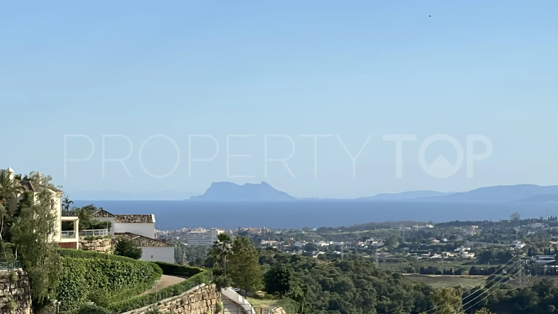 Plot for sale in Selwo