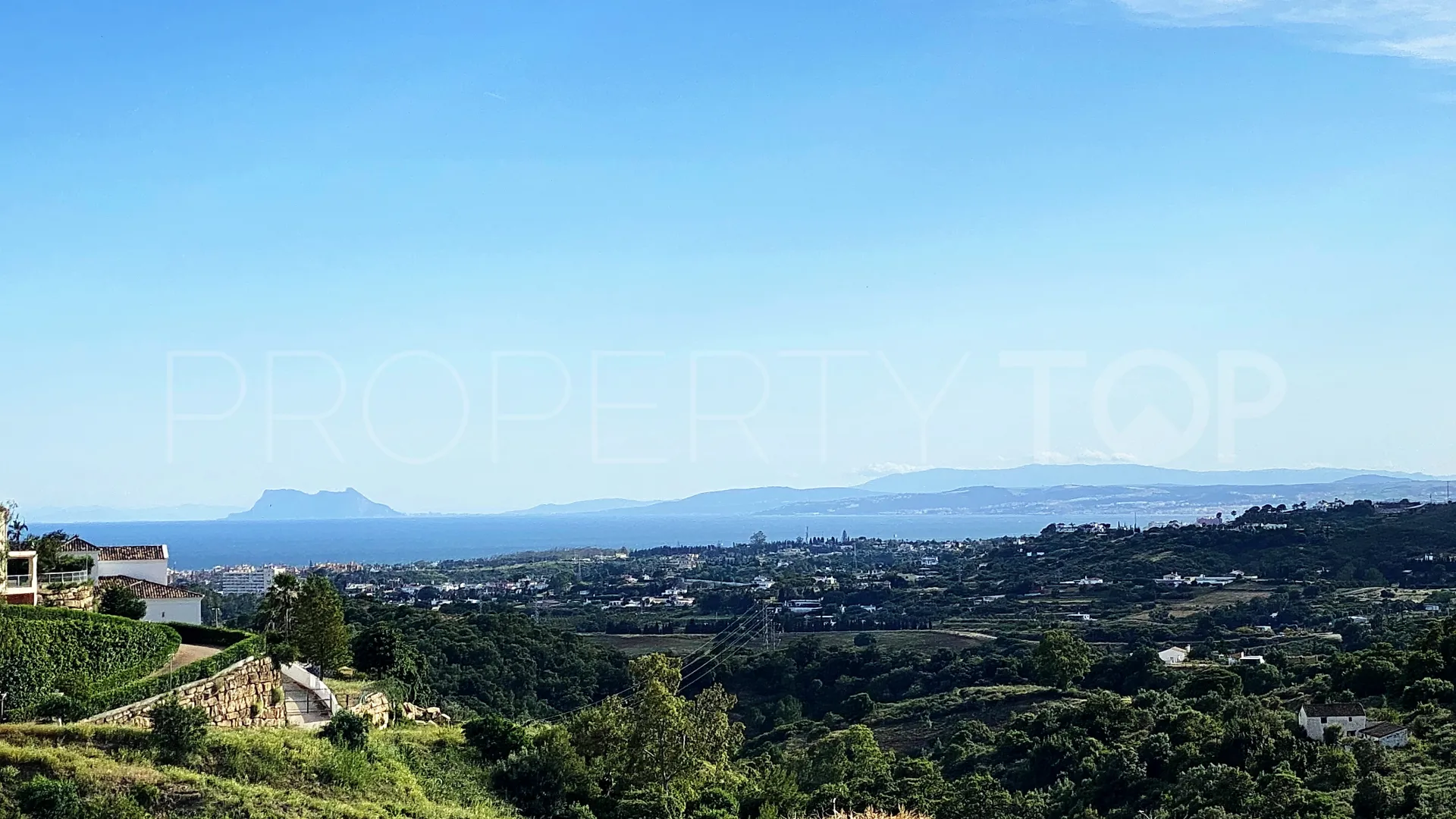 Plot for sale in Selwo