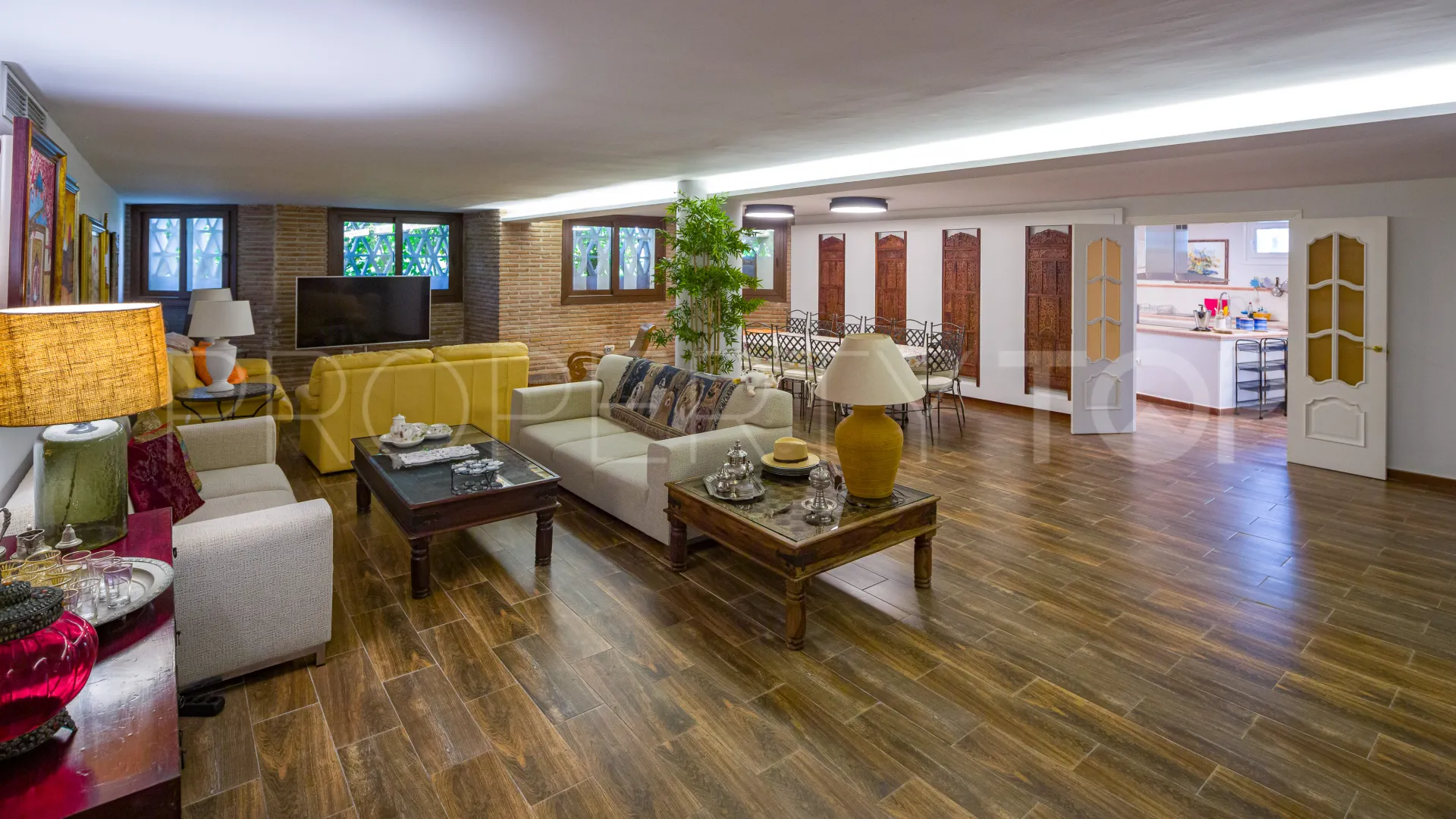 Duplex planta baja en venta de 6 dormitorios en Marbella - Puerto Banus
