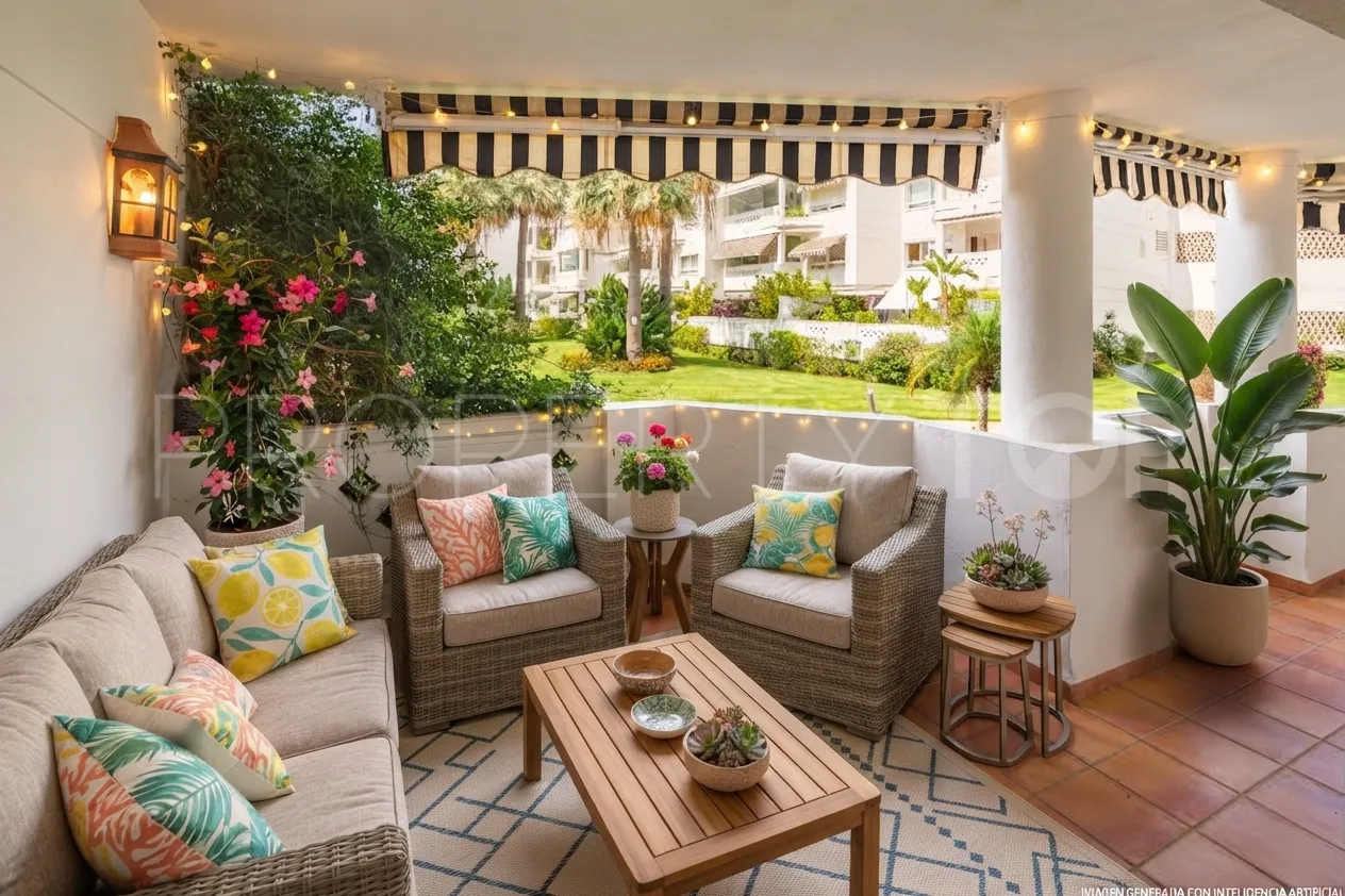 For sale ground floor duplex with 6 bedrooms in Marbella - Puerto Banus