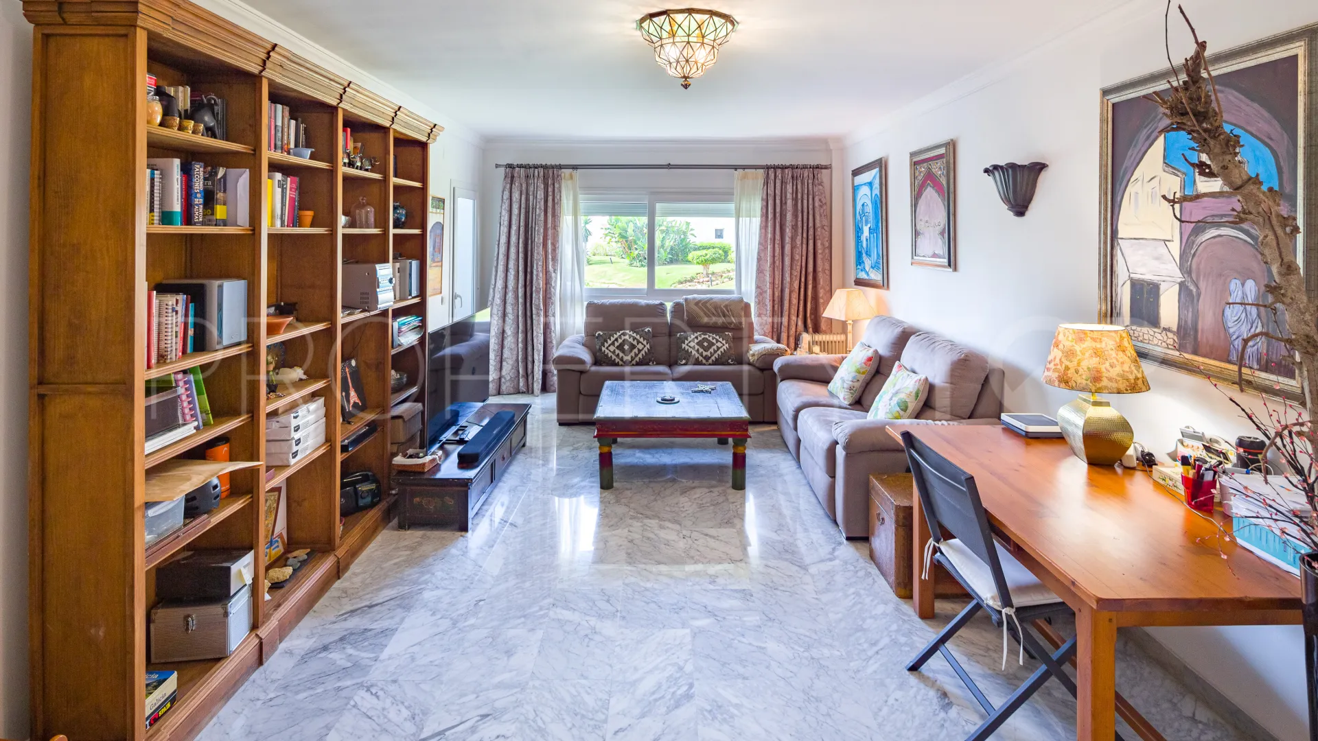 Duplex planta baja en venta de 6 dormitorios en Marbella - Puerto Banus