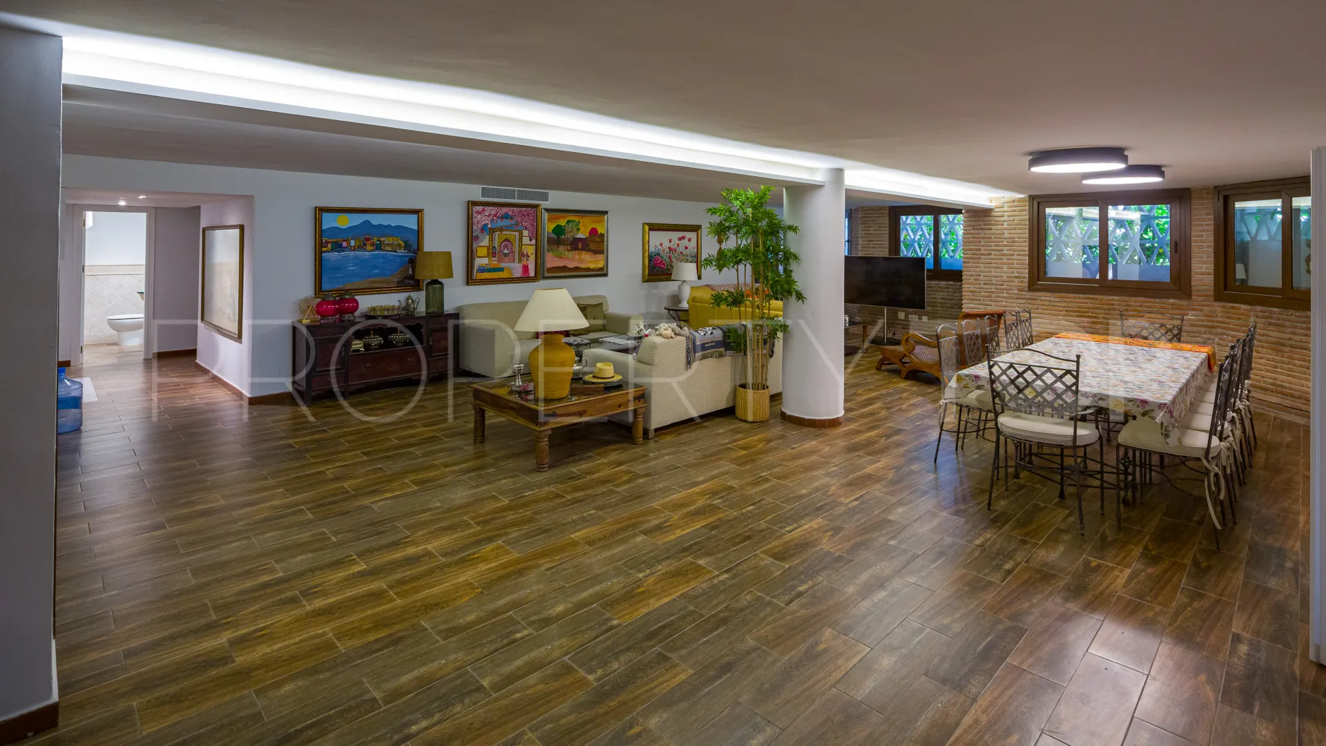Duplex planta baja en venta de 6 dormitorios en Marbella - Puerto Banus