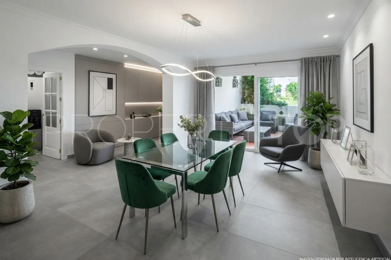For sale ground floor duplex with 6 bedrooms in Marbella - Puerto Banus