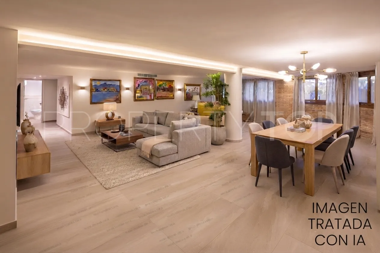 For sale ground floor duplex with 6 bedrooms in Marbella - Puerto Banus