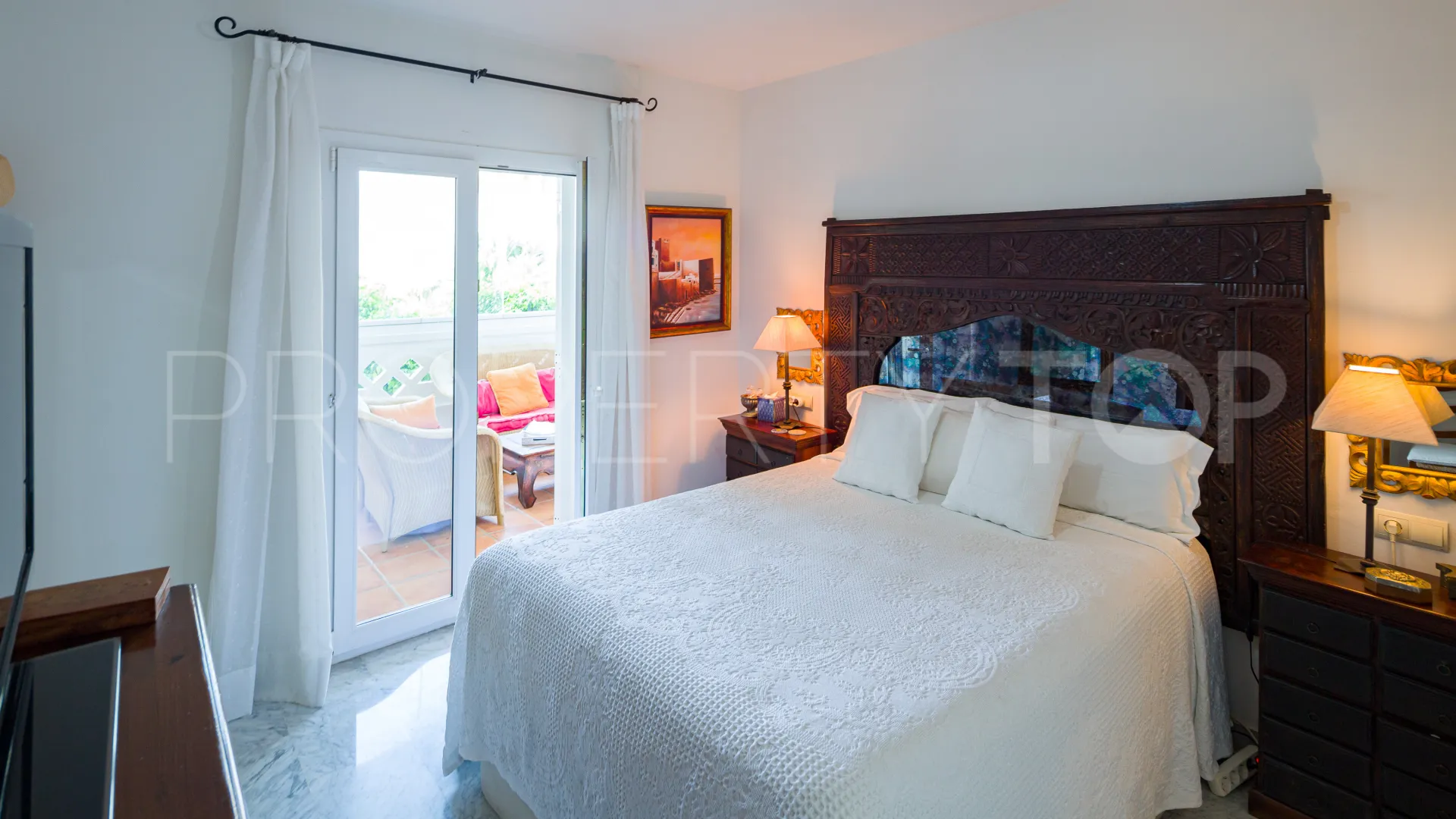 Duplex planta baja en venta de 6 dormitorios en Marbella - Puerto Banus