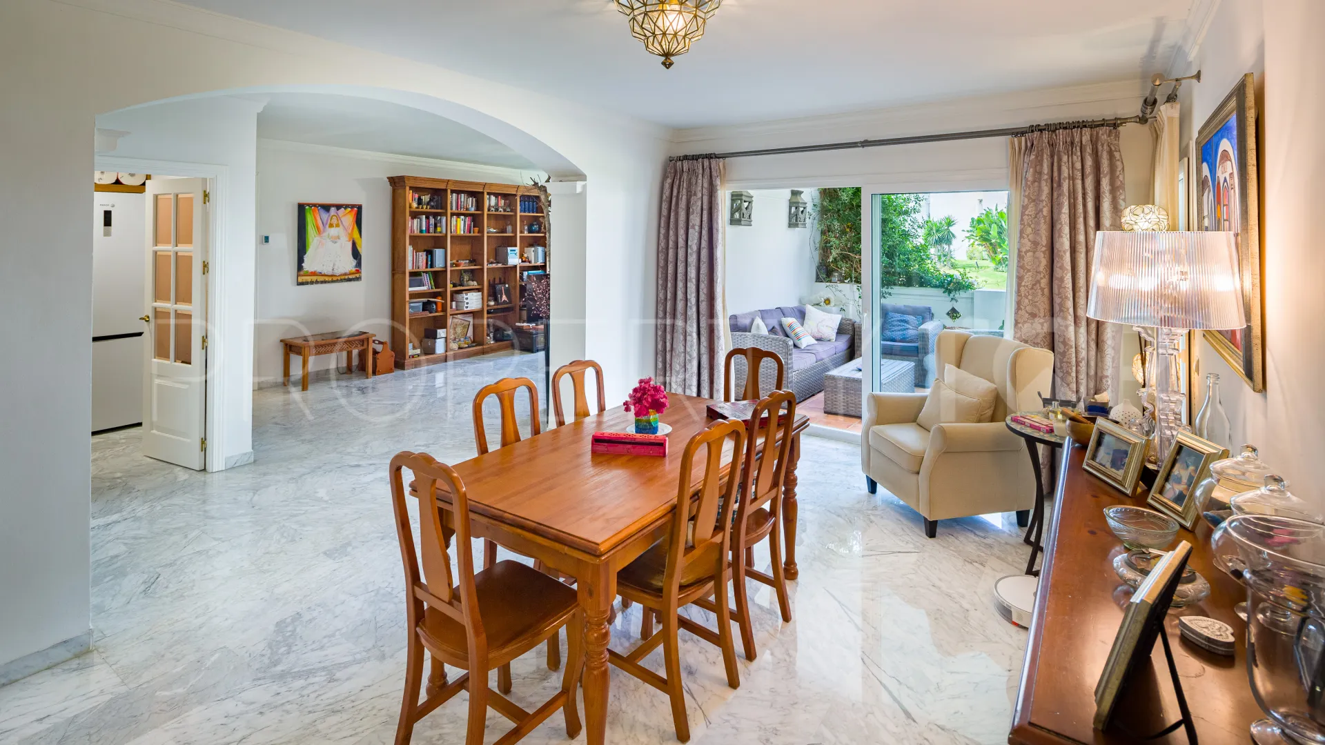 Duplex planta baja en venta de 6 dormitorios en Marbella - Puerto Banus