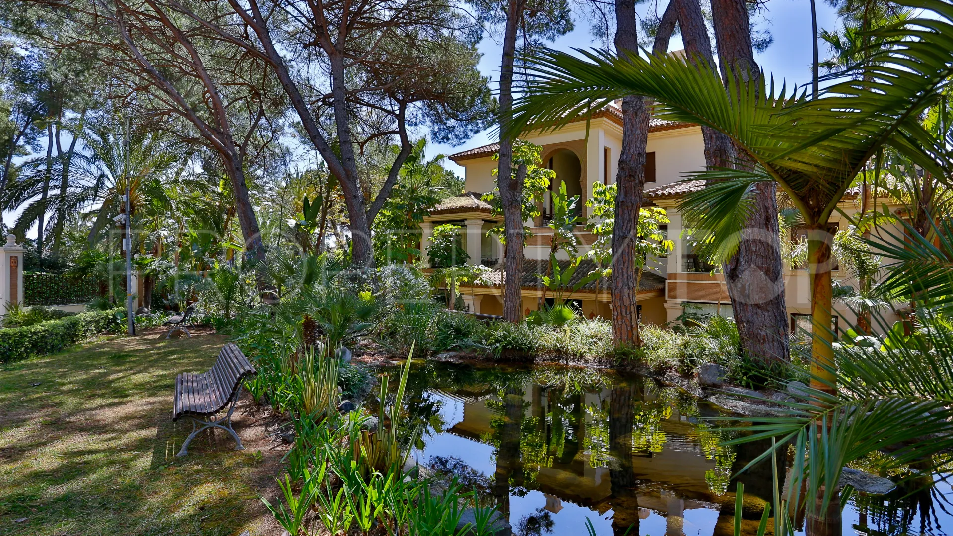 For sale Los Monteros Playa 2 bedrooms apartment