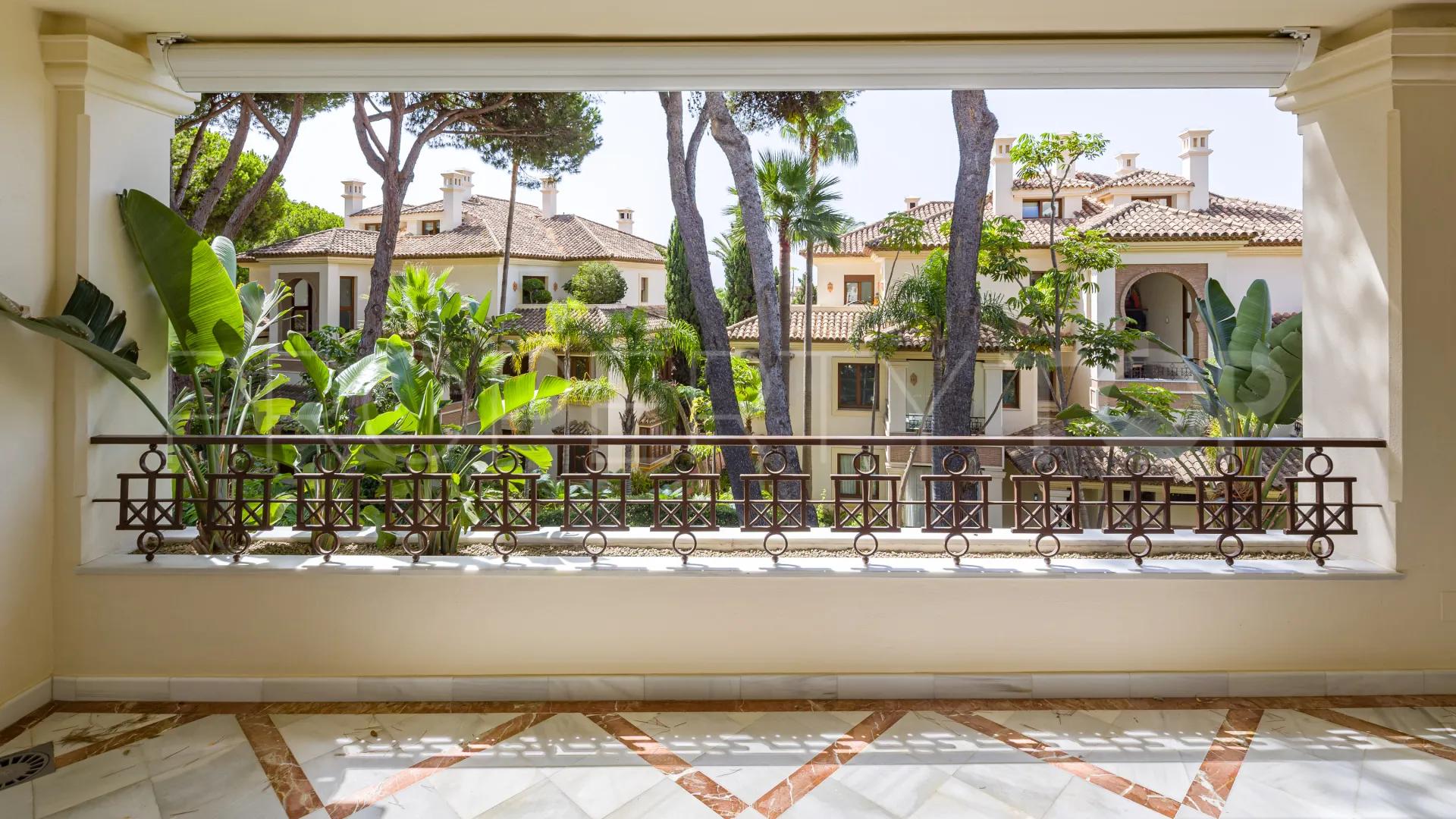 For sale Los Monteros Playa 2 bedrooms apartment