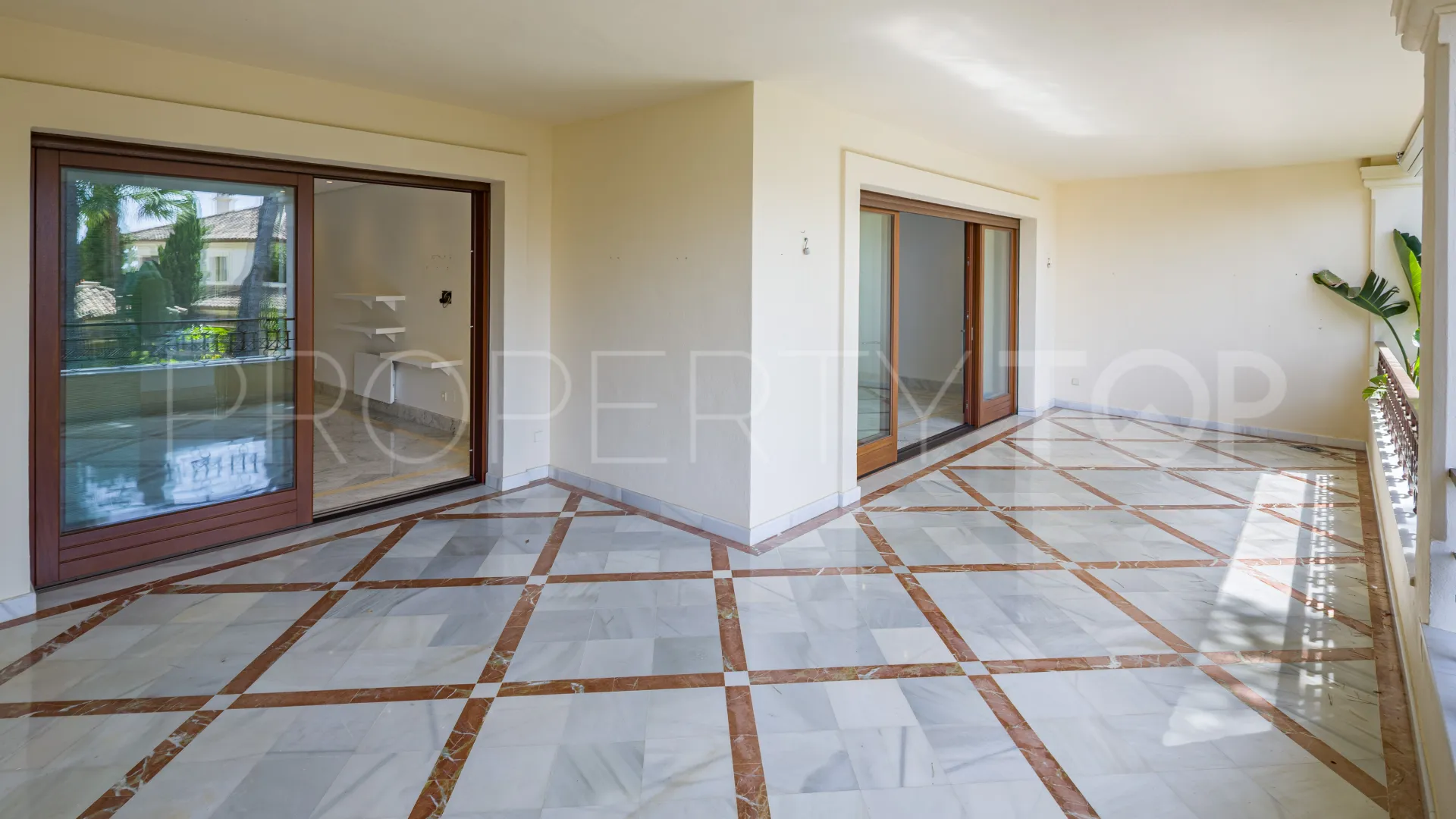 For sale Los Monteros Playa 2 bedrooms apartment