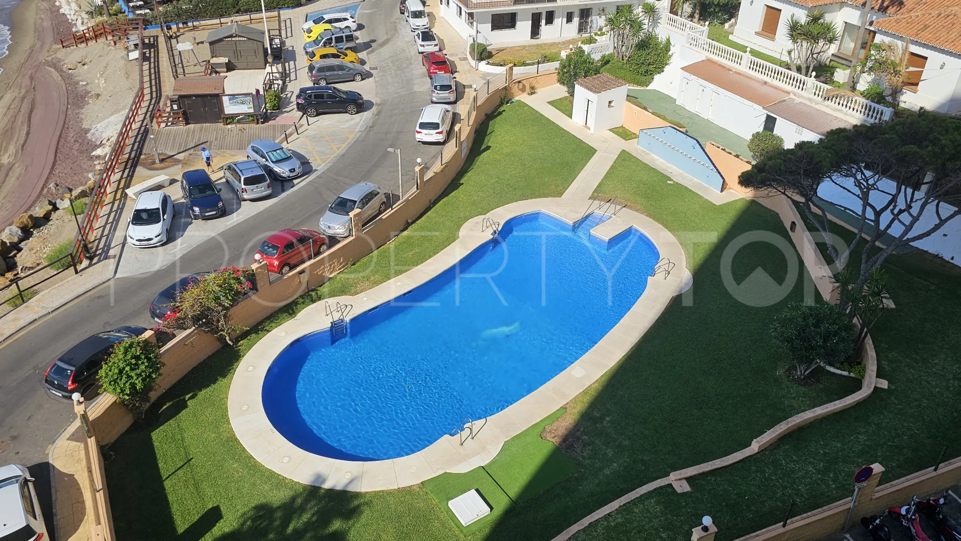 Comprar apartamento en Calahonda Playa