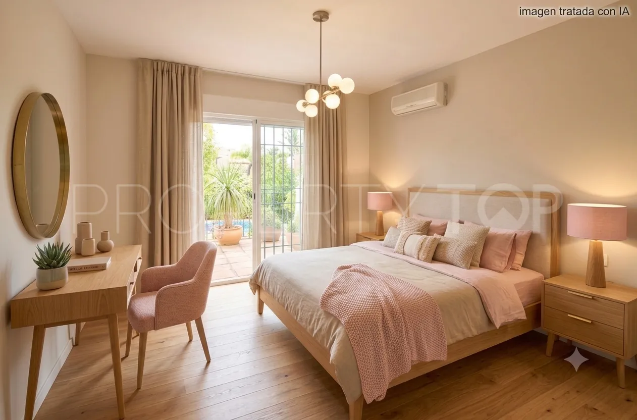 For sale semi detached house in Azalea Beach