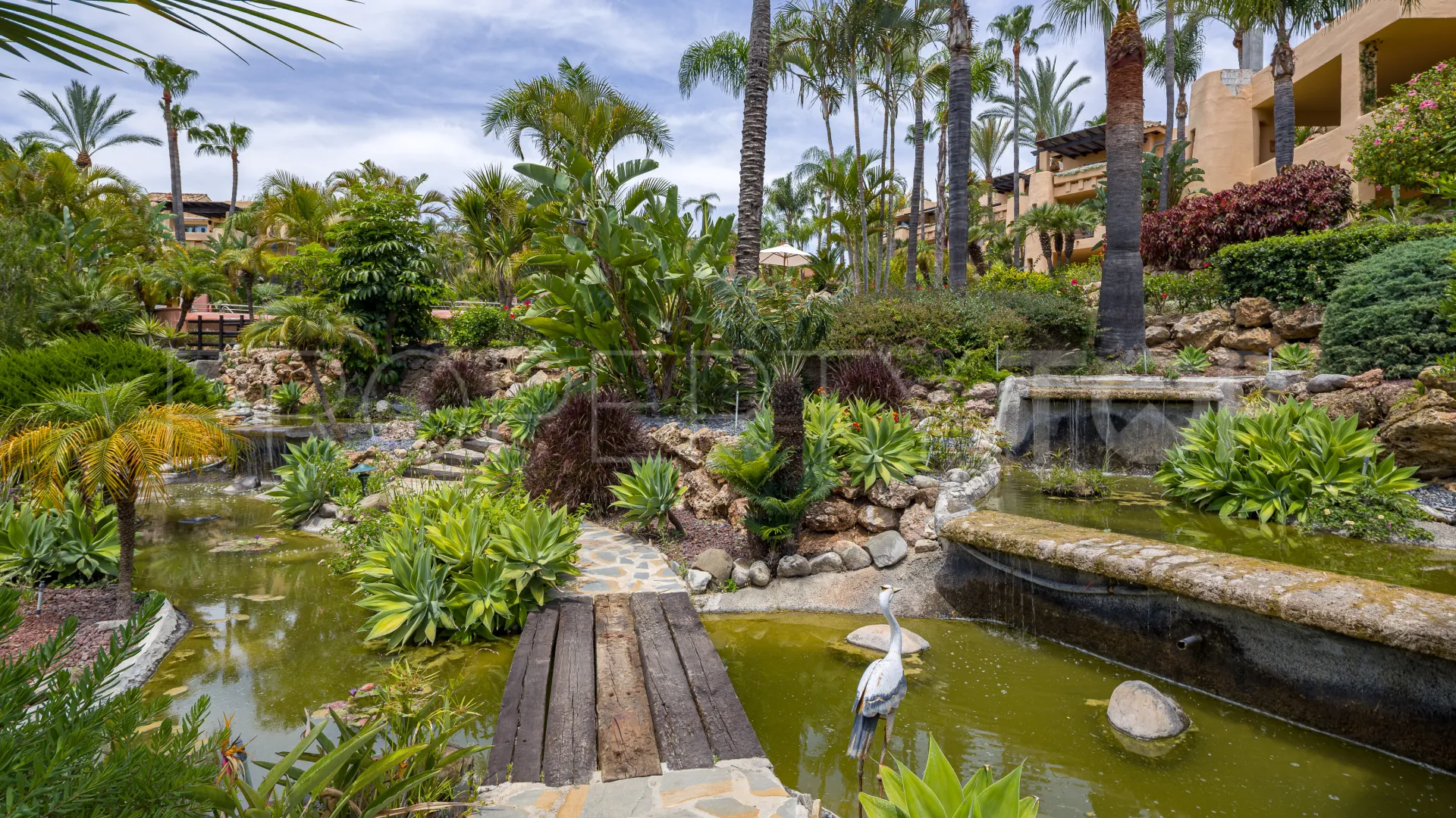 Ground floor apartment in Sierra Blanca for sale