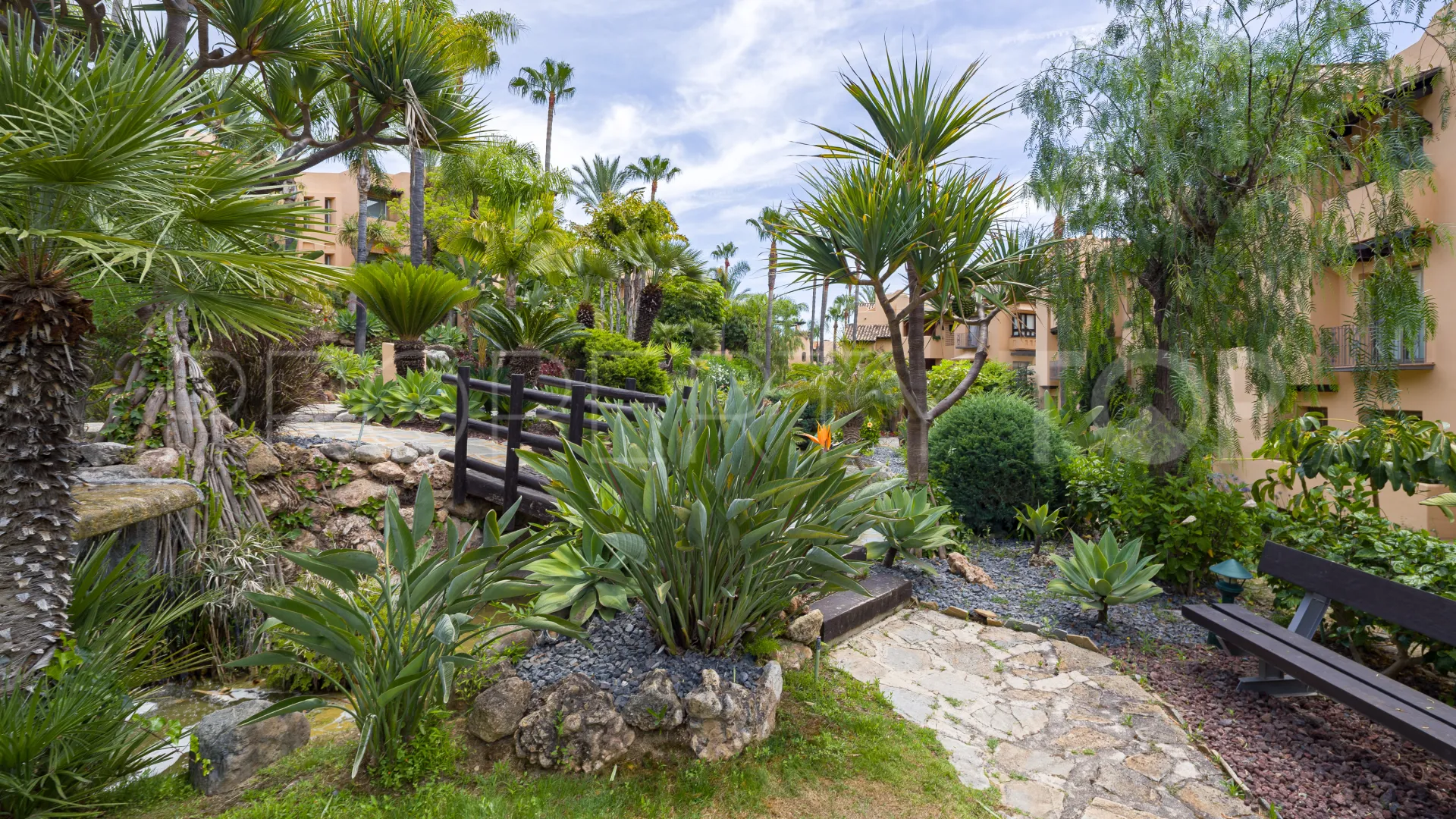 Ground floor apartment in Sierra Blanca for sale