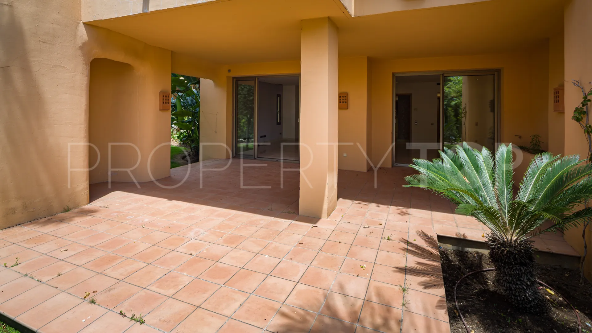 Ground floor apartment in Sierra Blanca for sale